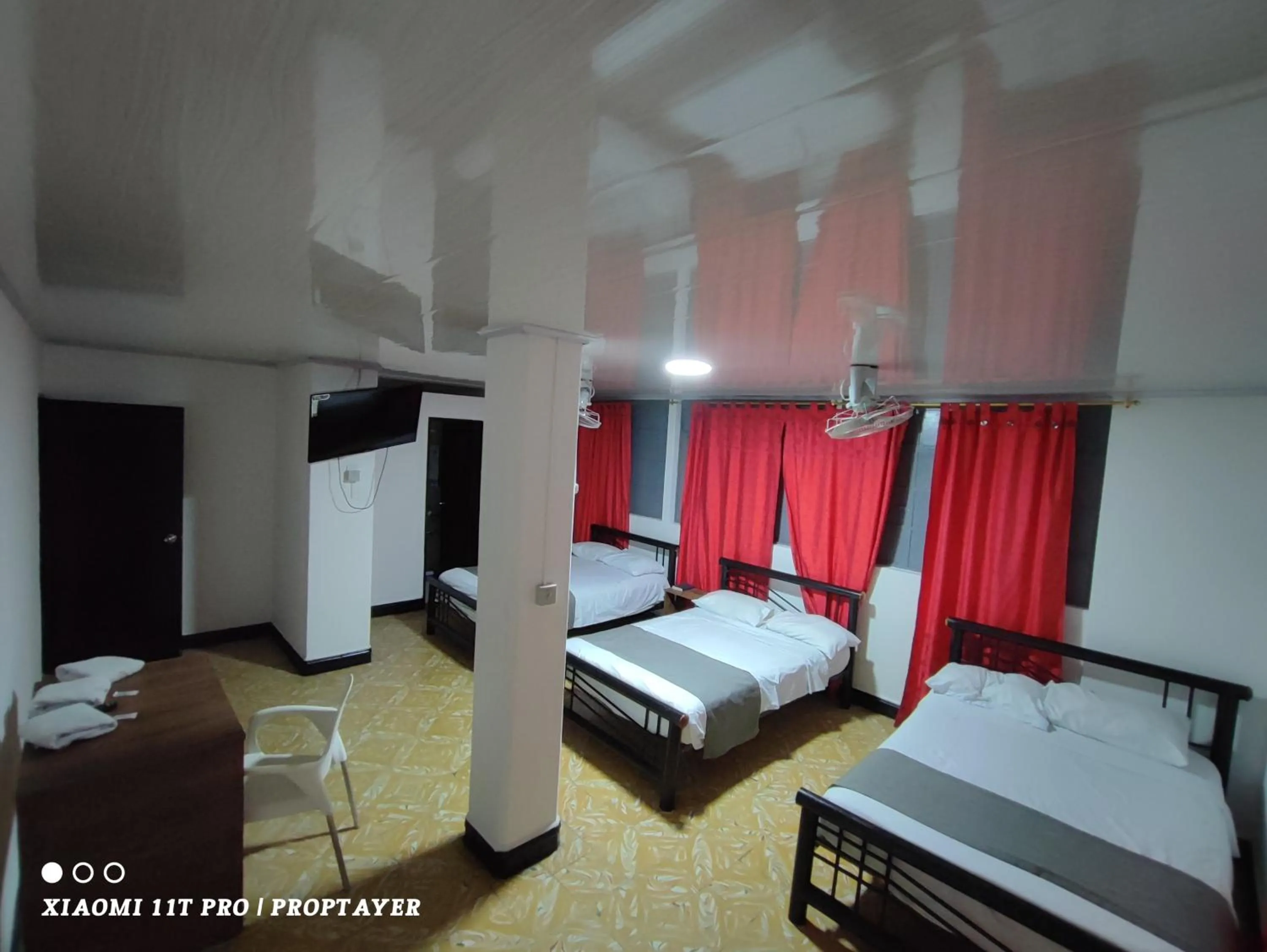 Basic Triple Room in Hotel Sion Real