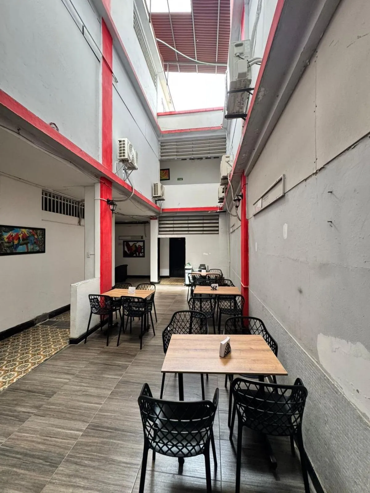 Restaurant/places to eat in Hotel Sion Real