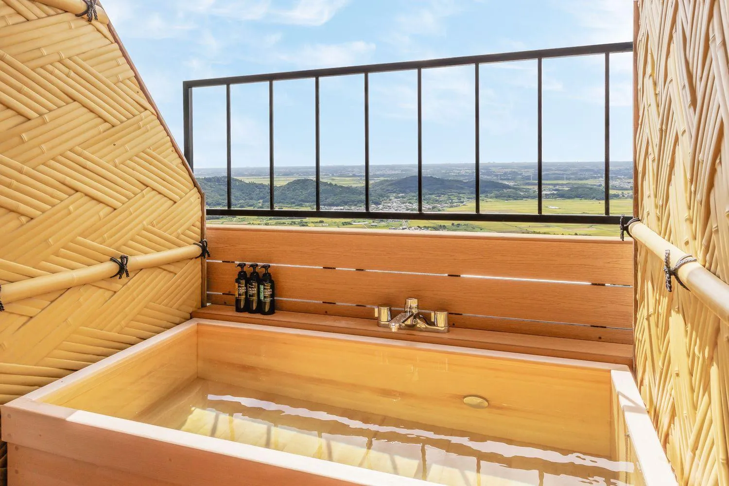 Open Air Bath in Kamenoi Hotel Tsukubasan