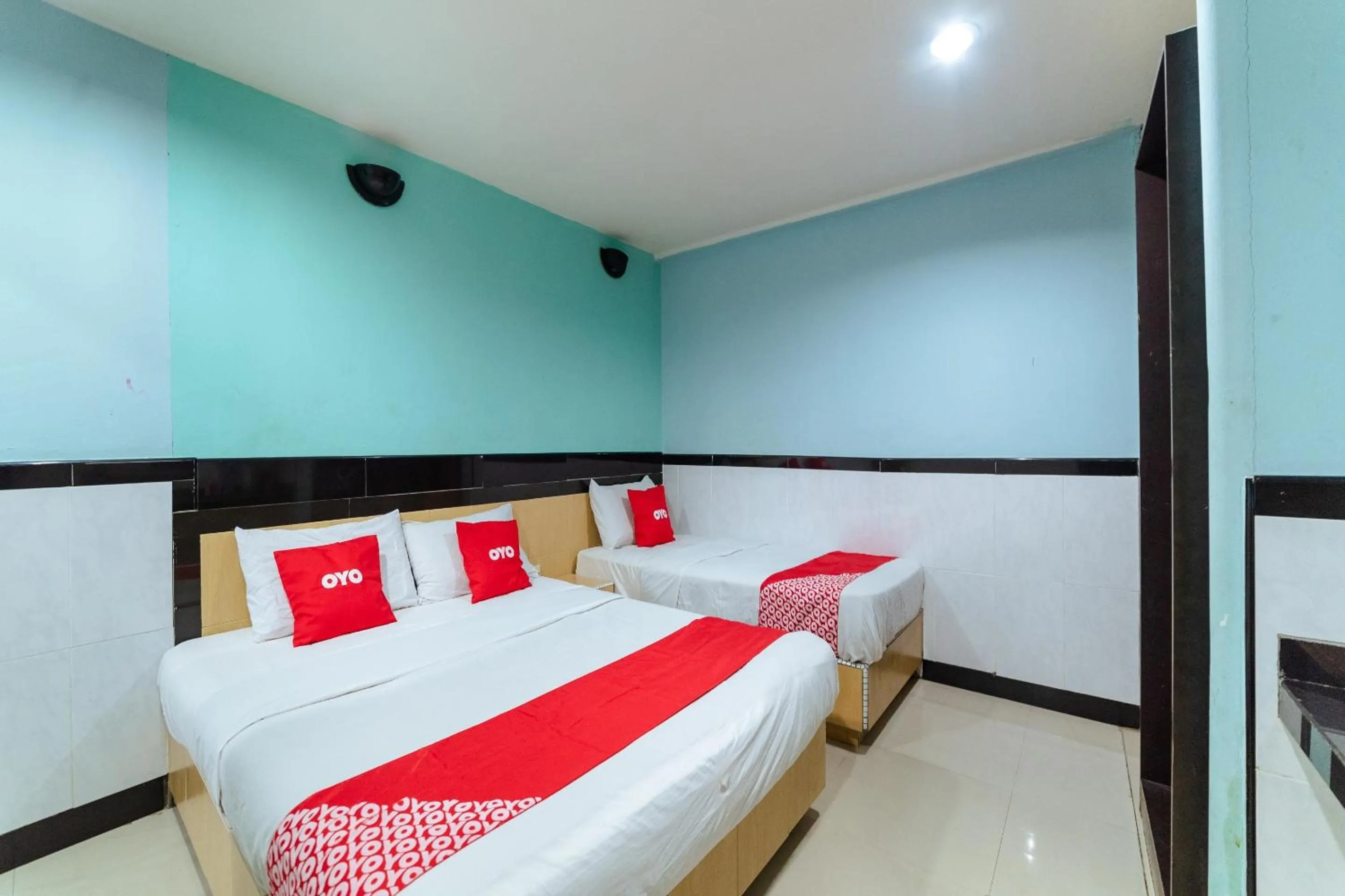 Bedroom, Bed in Hotel O Milion Inn