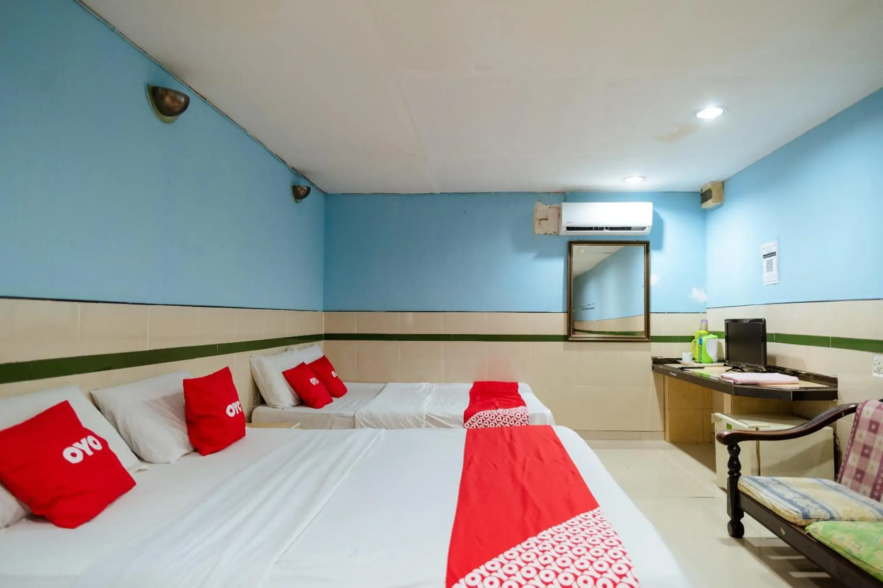 Bedroom, Bed in Hotel O Milion Inn Bedroom, Bed in Hotel O Milion Inn