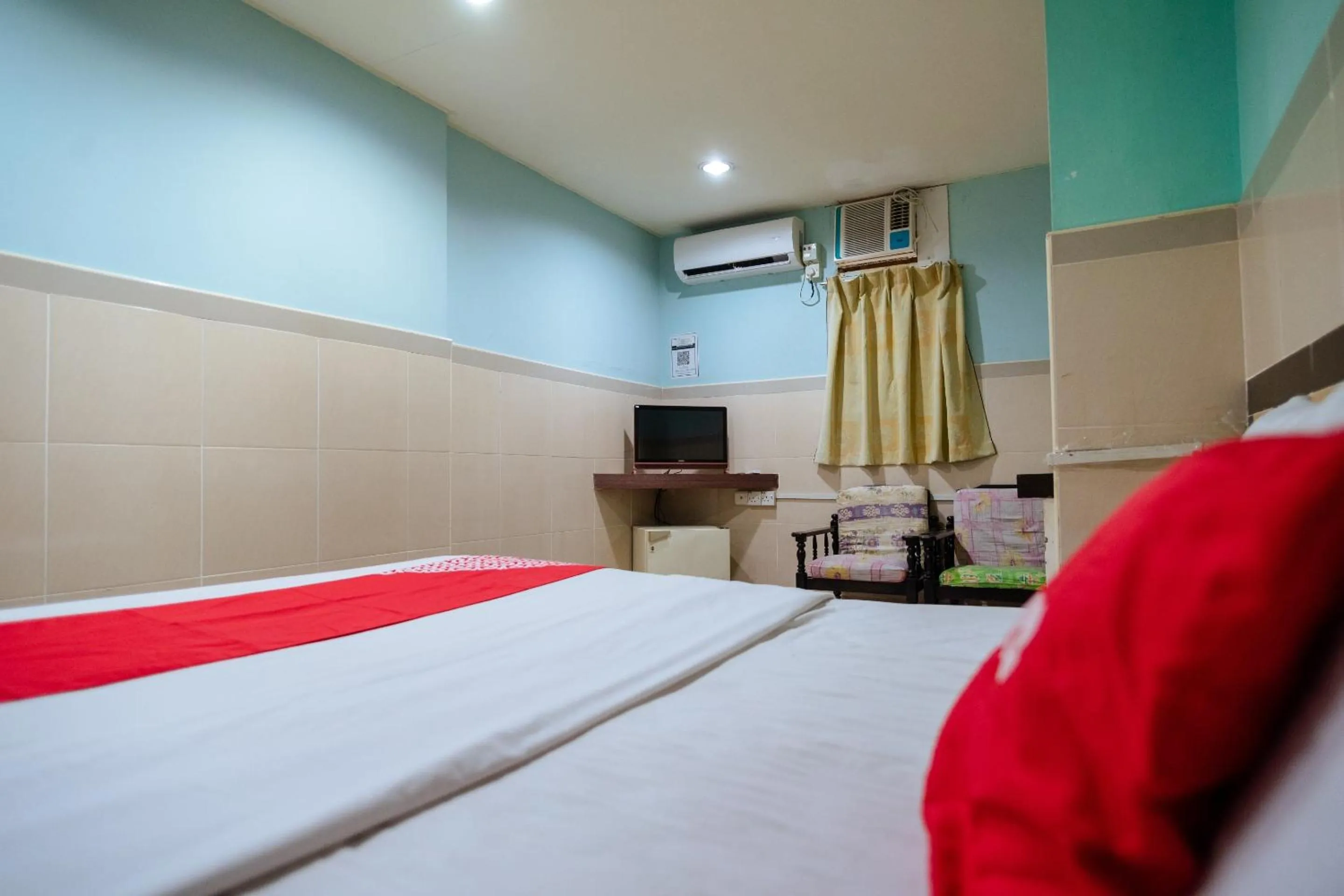 Bedroom, Bed in Hotel O Milion Inn