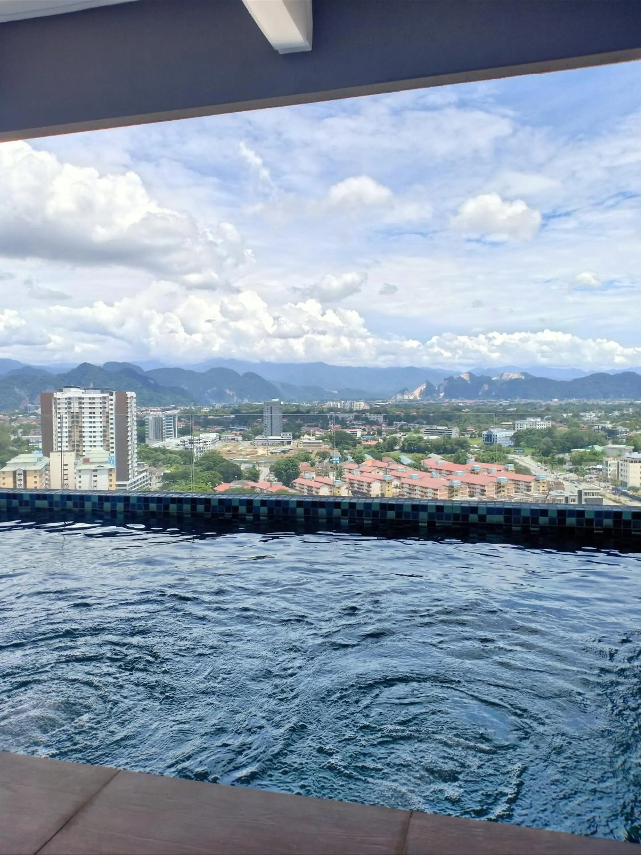 Swimming pool in The Horizon by MyKey