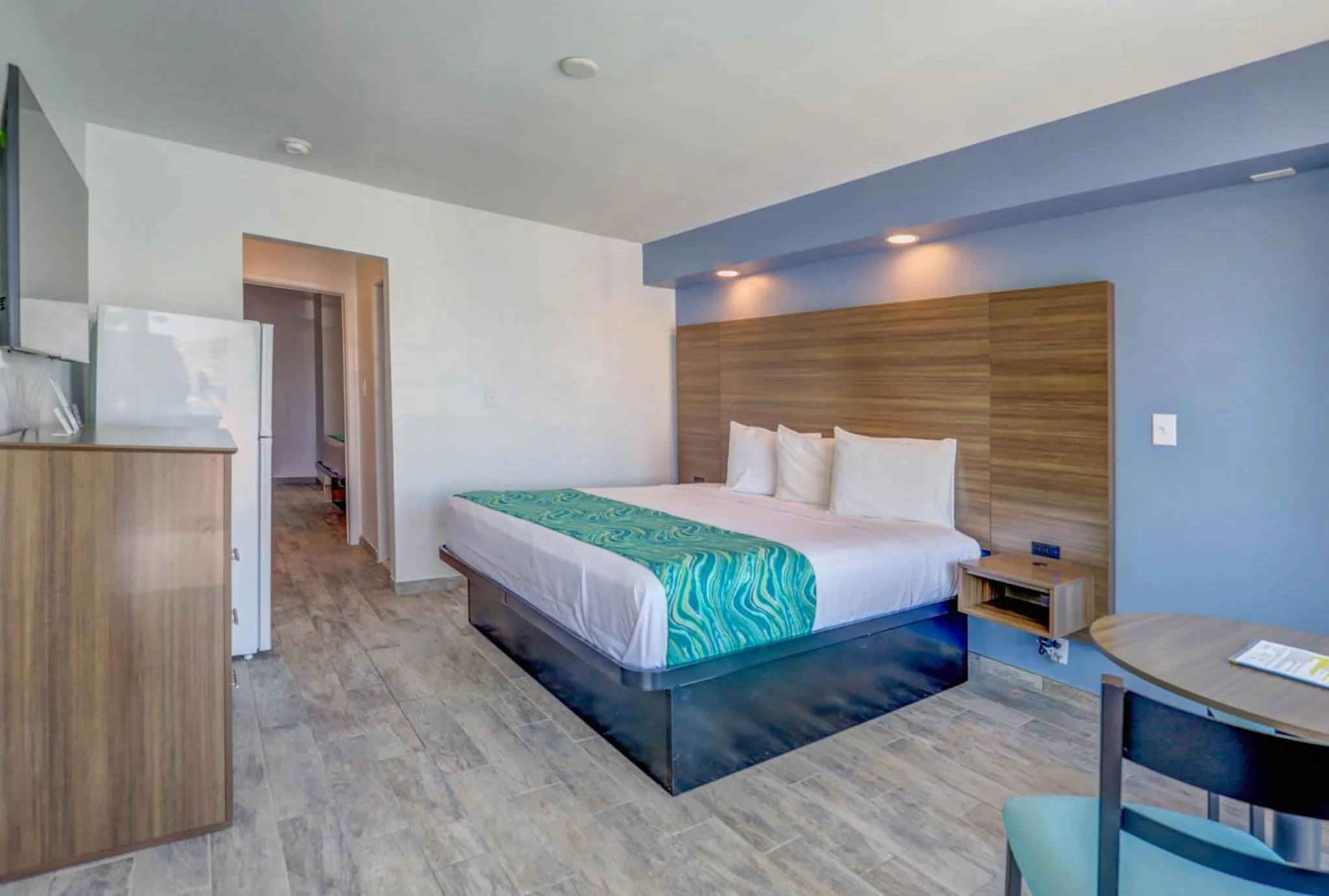 Bedroom in Le Voyageur - a Red Collection Hotel