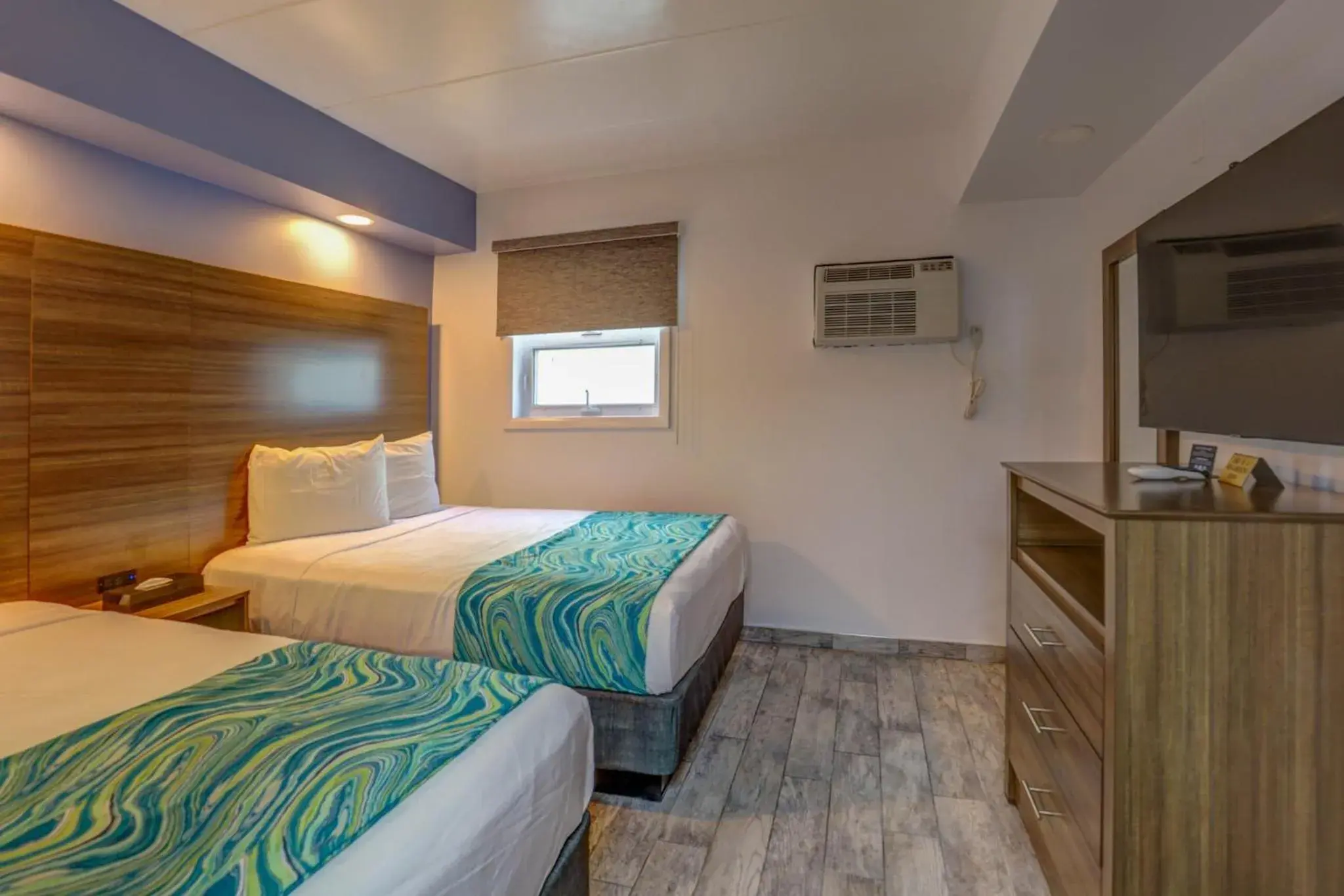 Efficiency Suite with One Full, One Twin Bed with Kitchenette Smoke Free in Le Voyageur - a Red Collection Hotel Efficiency Suite with One Full, One Twin Bed with Kitchenette Smoke Free in Le Voyageur - a Red Collection Hotel