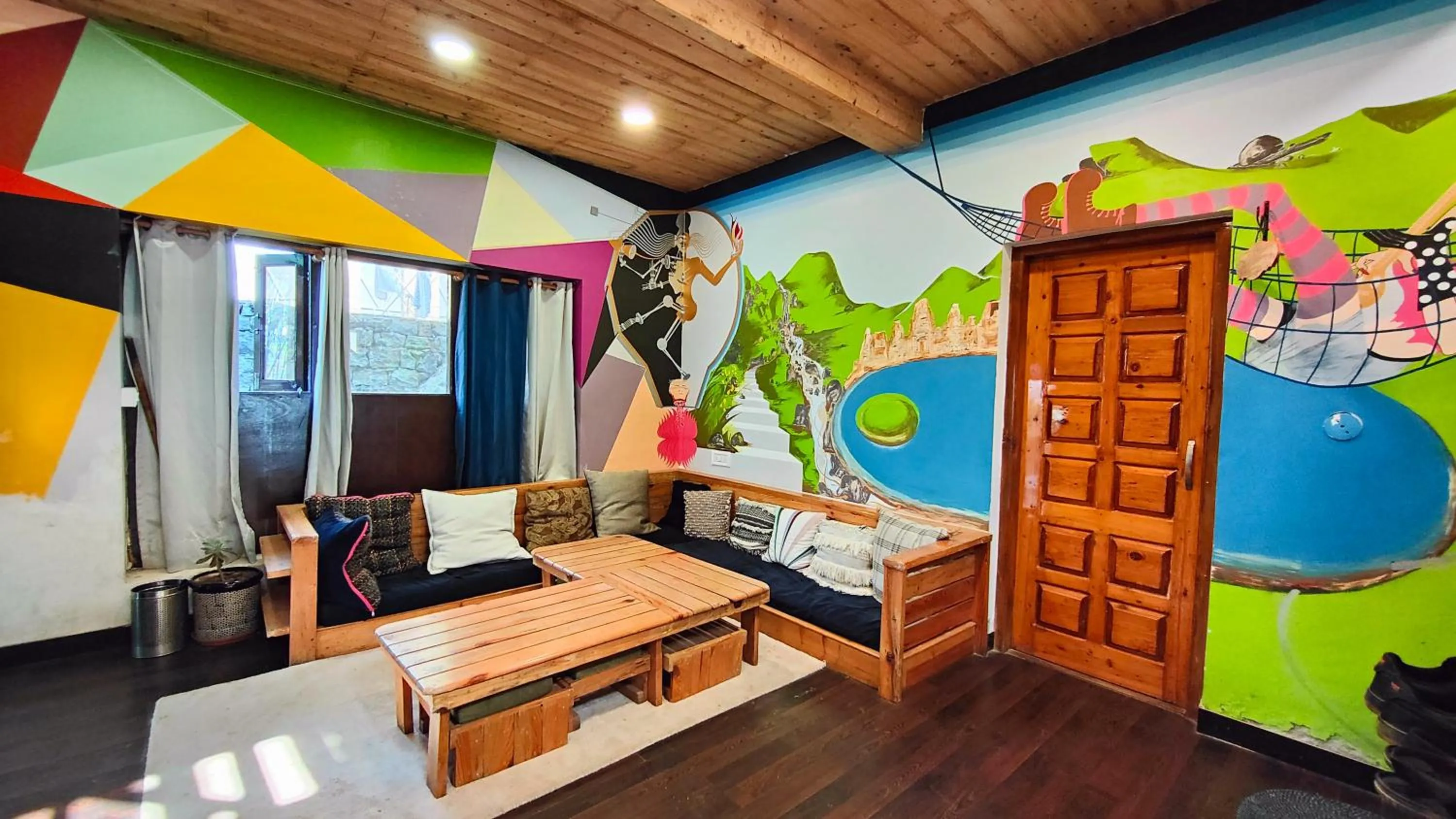 Utopia Hostel Dharamkot Mcleodganj