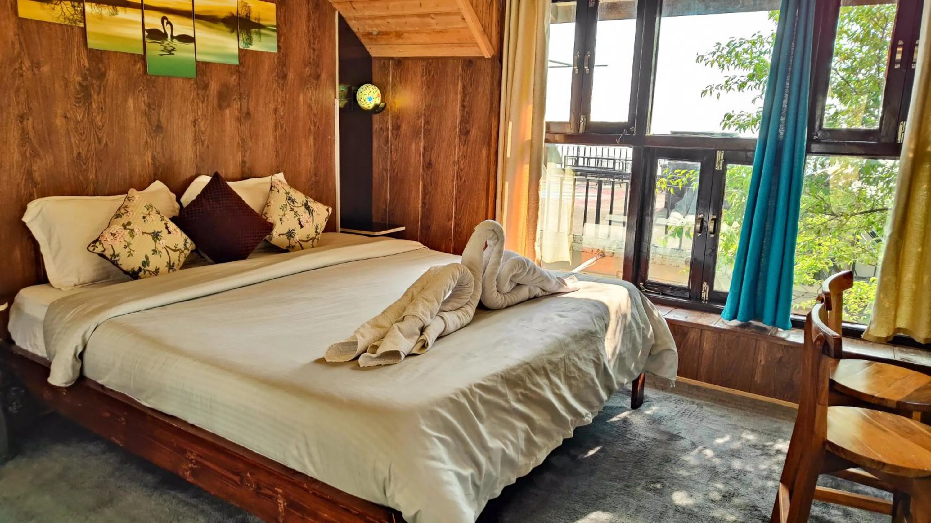 Utopia Hostel Dharamkot Mcleodganj