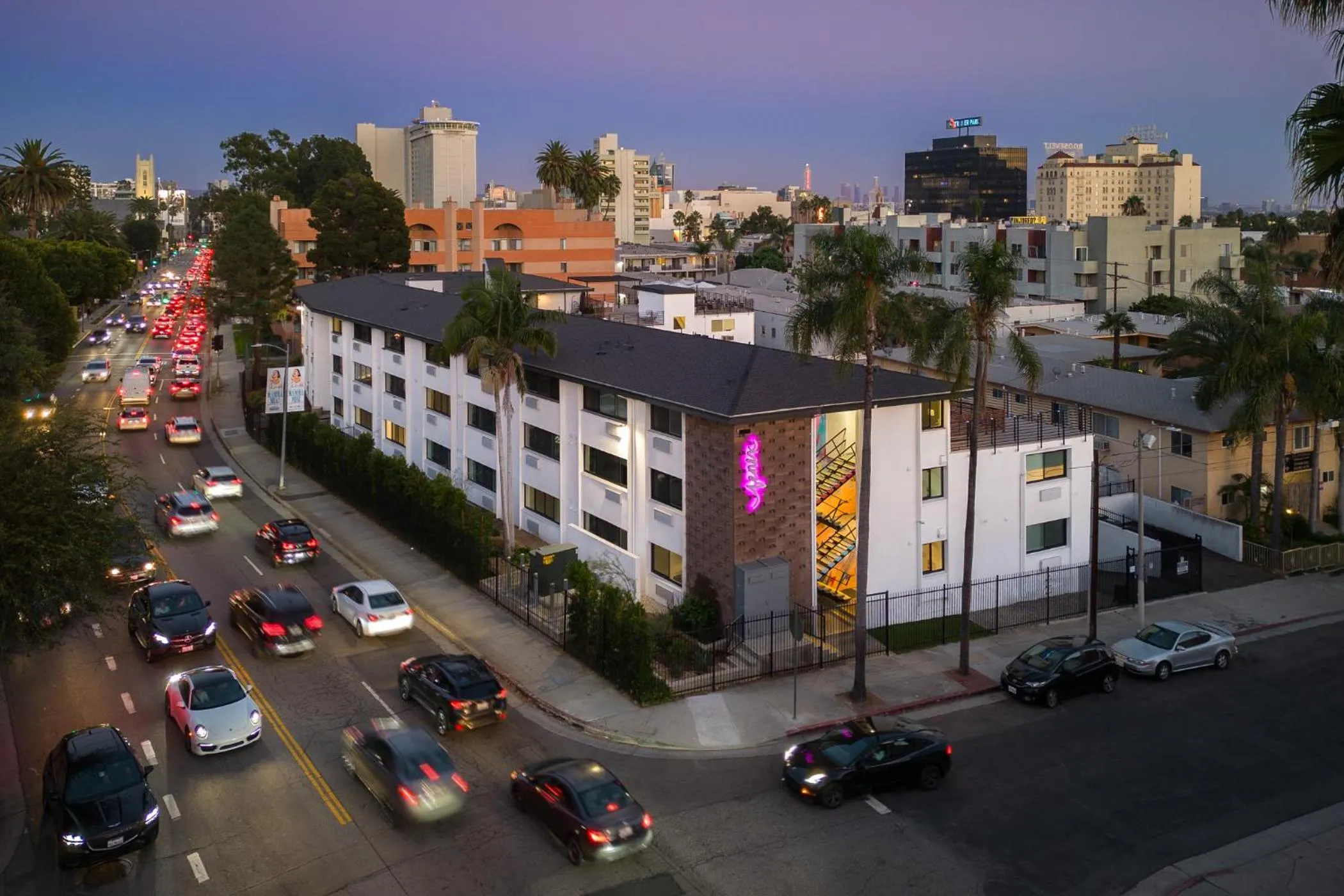 Property building in Fenix Hotel Hollywood