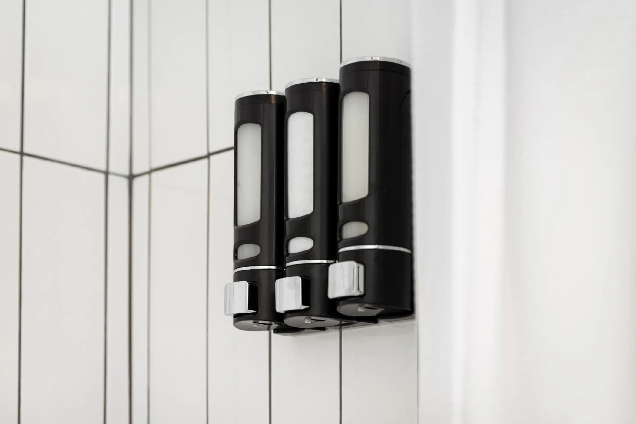 Shower in Fenix Hotel Hollywood