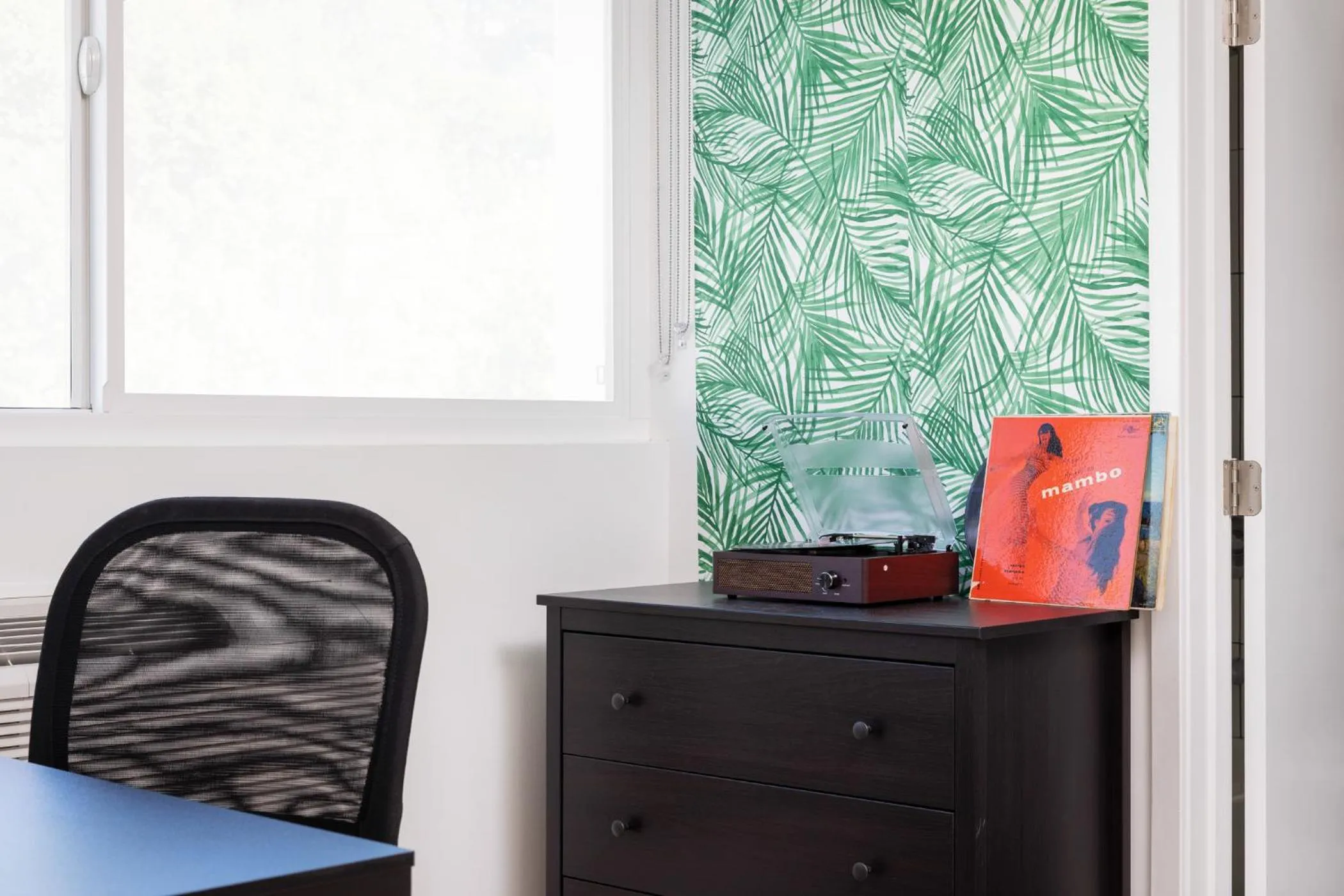 hair dresser in Fenix Hotel Hollywood