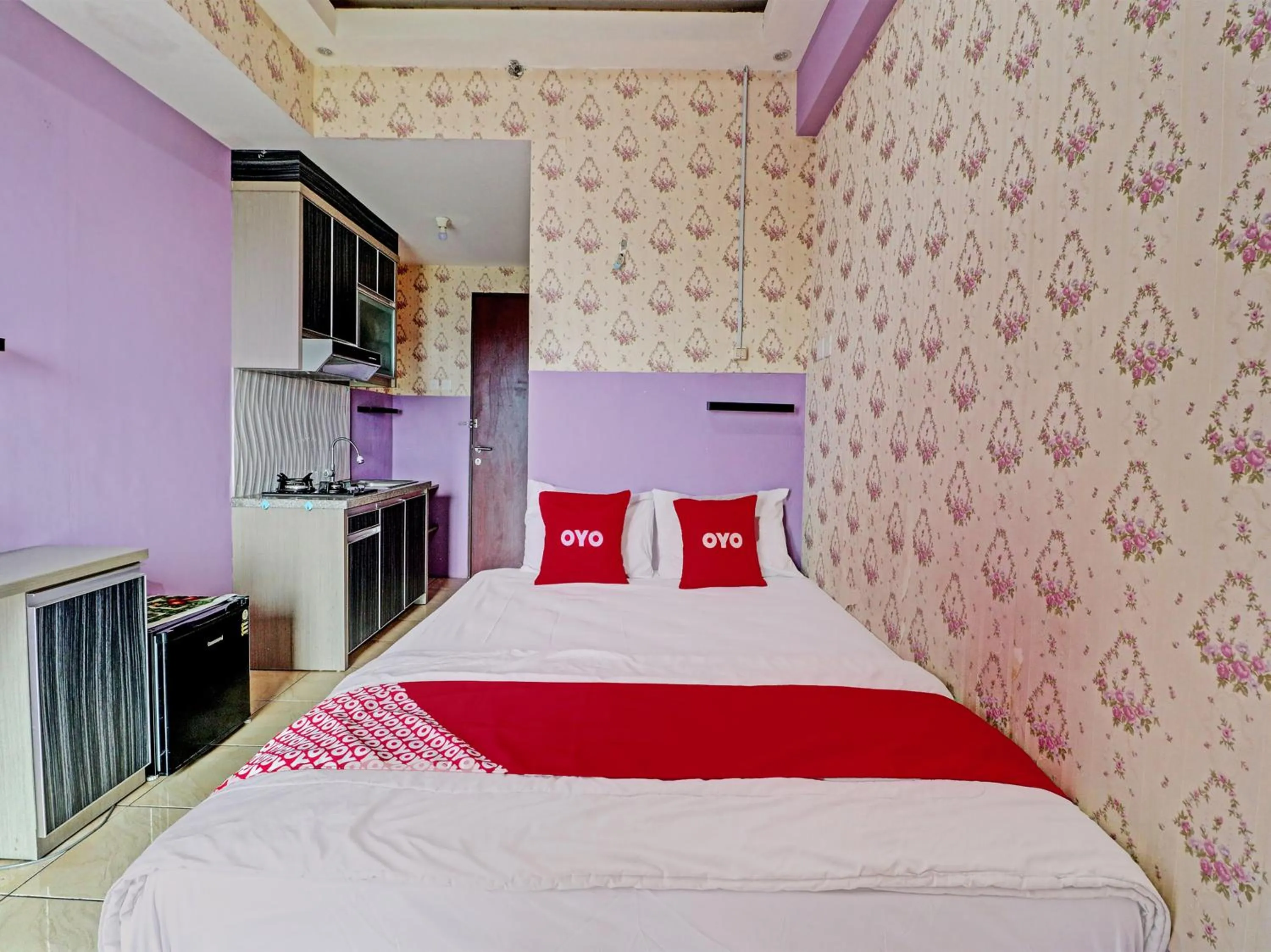 Bedroom, Bed in OYO Life 92735 Apartemen Tamansari Panoramic By Santuy