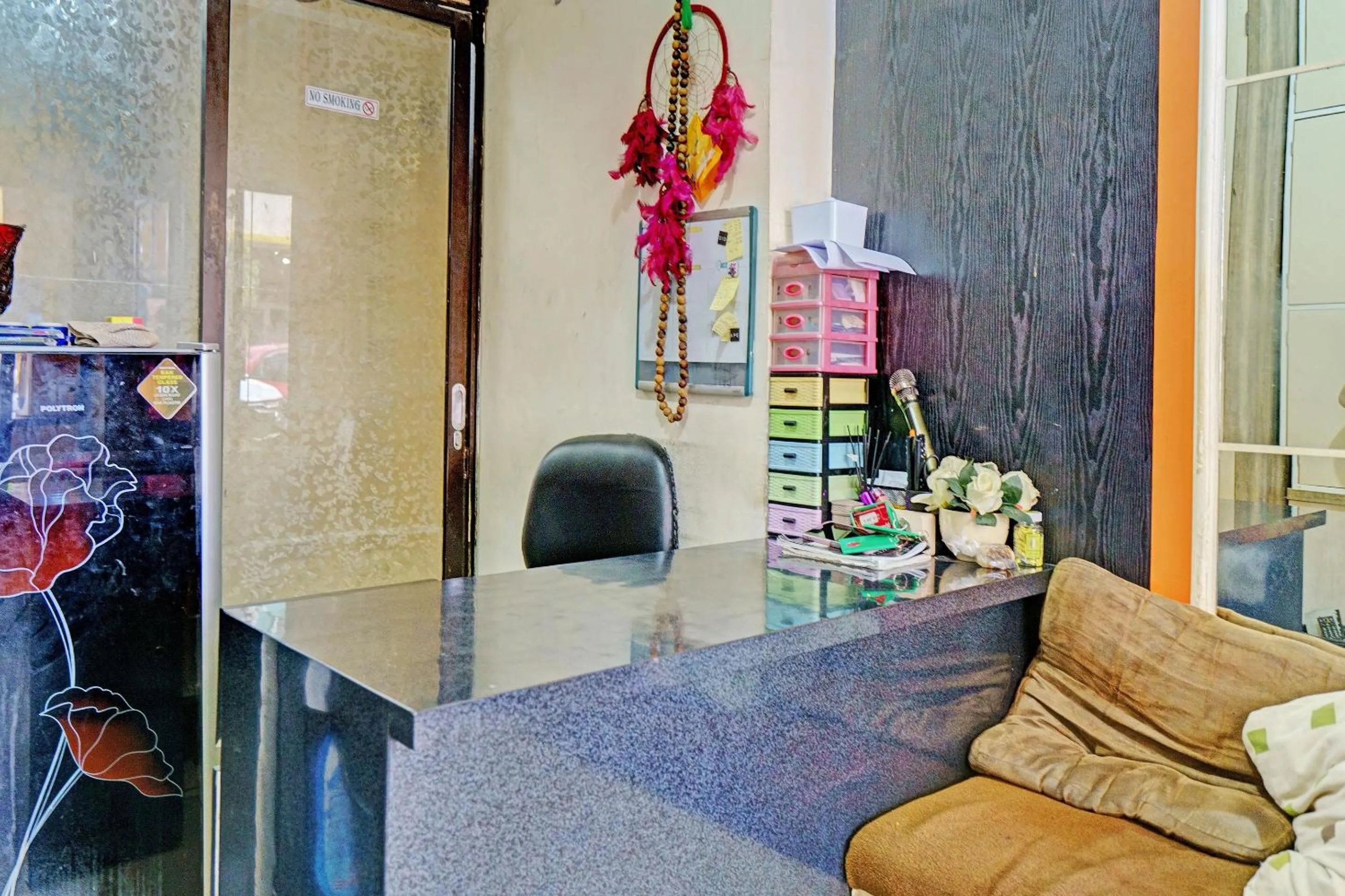 Lobby or reception in OYO Life 92949 Apartemen Gateway Cicadas By Qq Rent