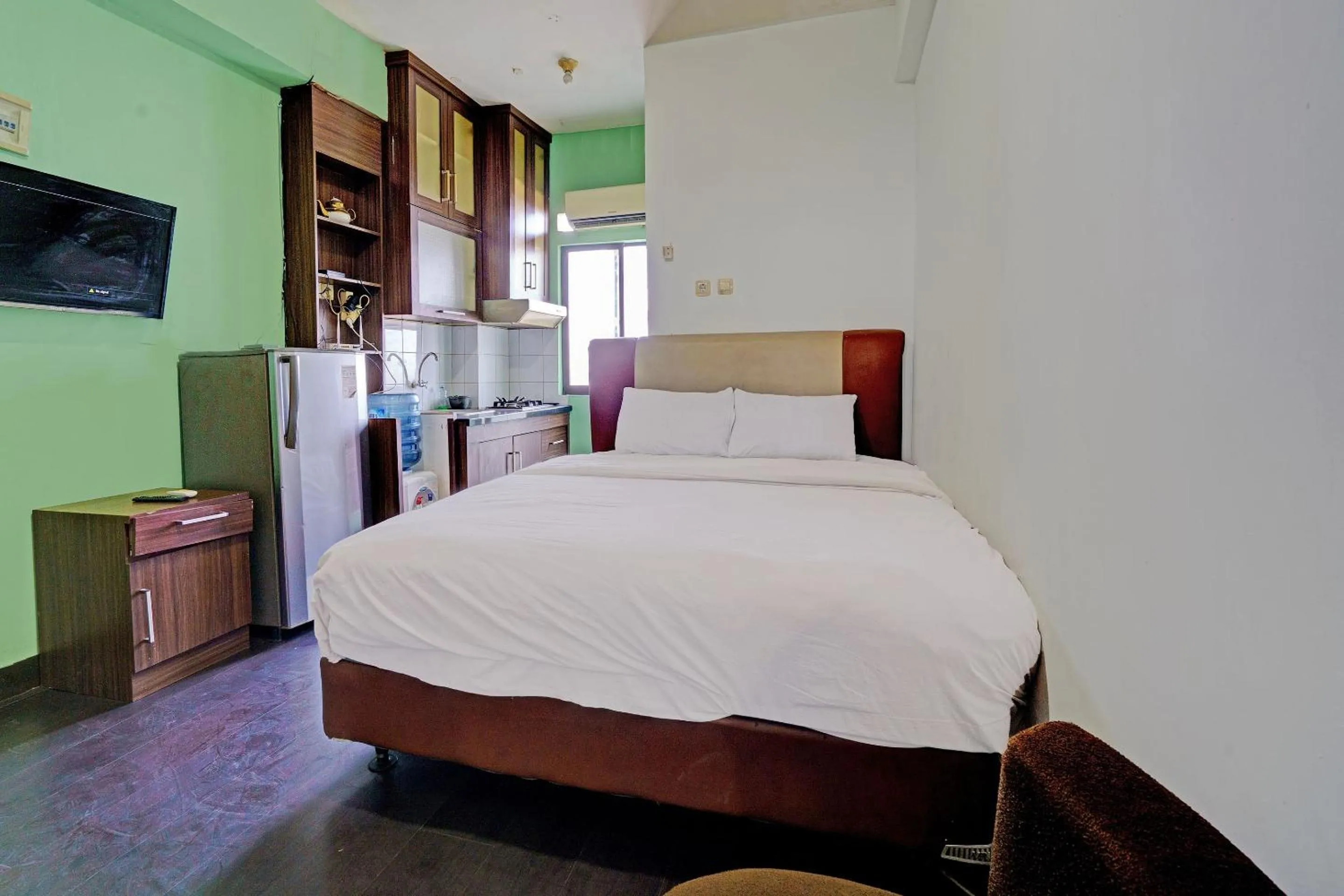 Bedroom, Bed in OYO Life 92949 Apartemen Gateway Cicadas By Qq Rent