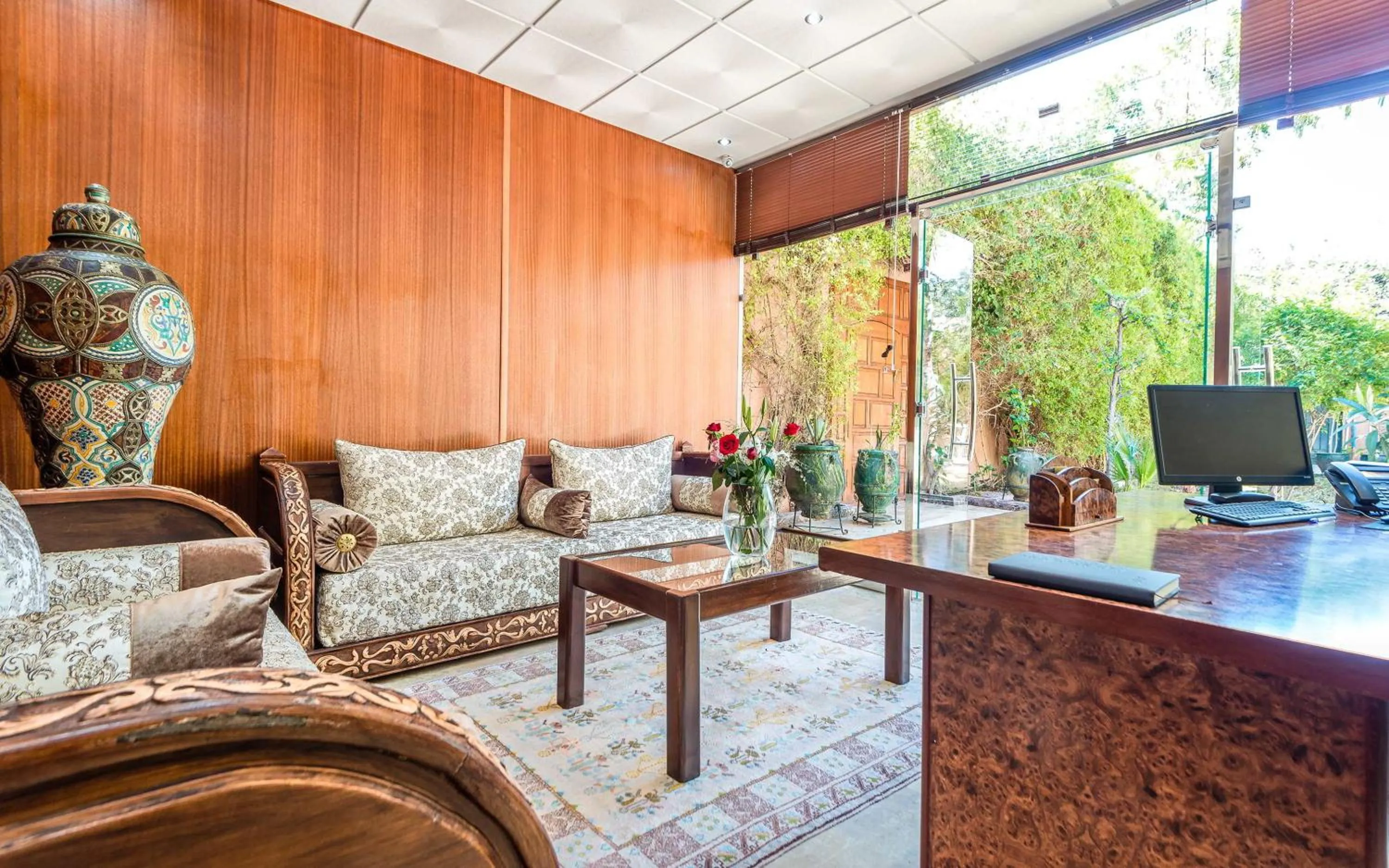 Lobby or reception in Hivernage Secret Suites & Garden