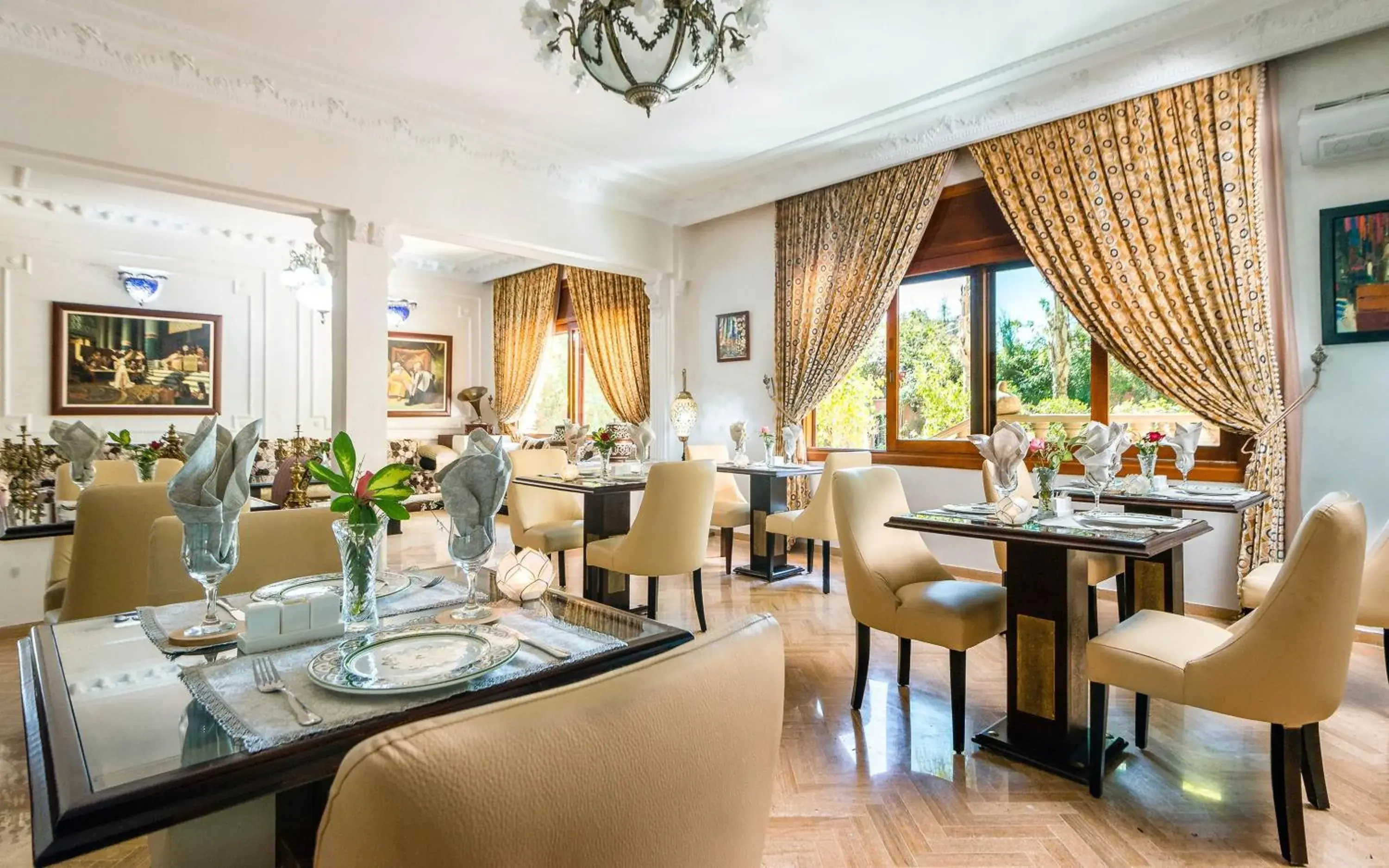 Restaurant/places to eat in Hivernage Secret Suites & Garden Restaurant/places to eat in Hivernage Secret Suites & Garden