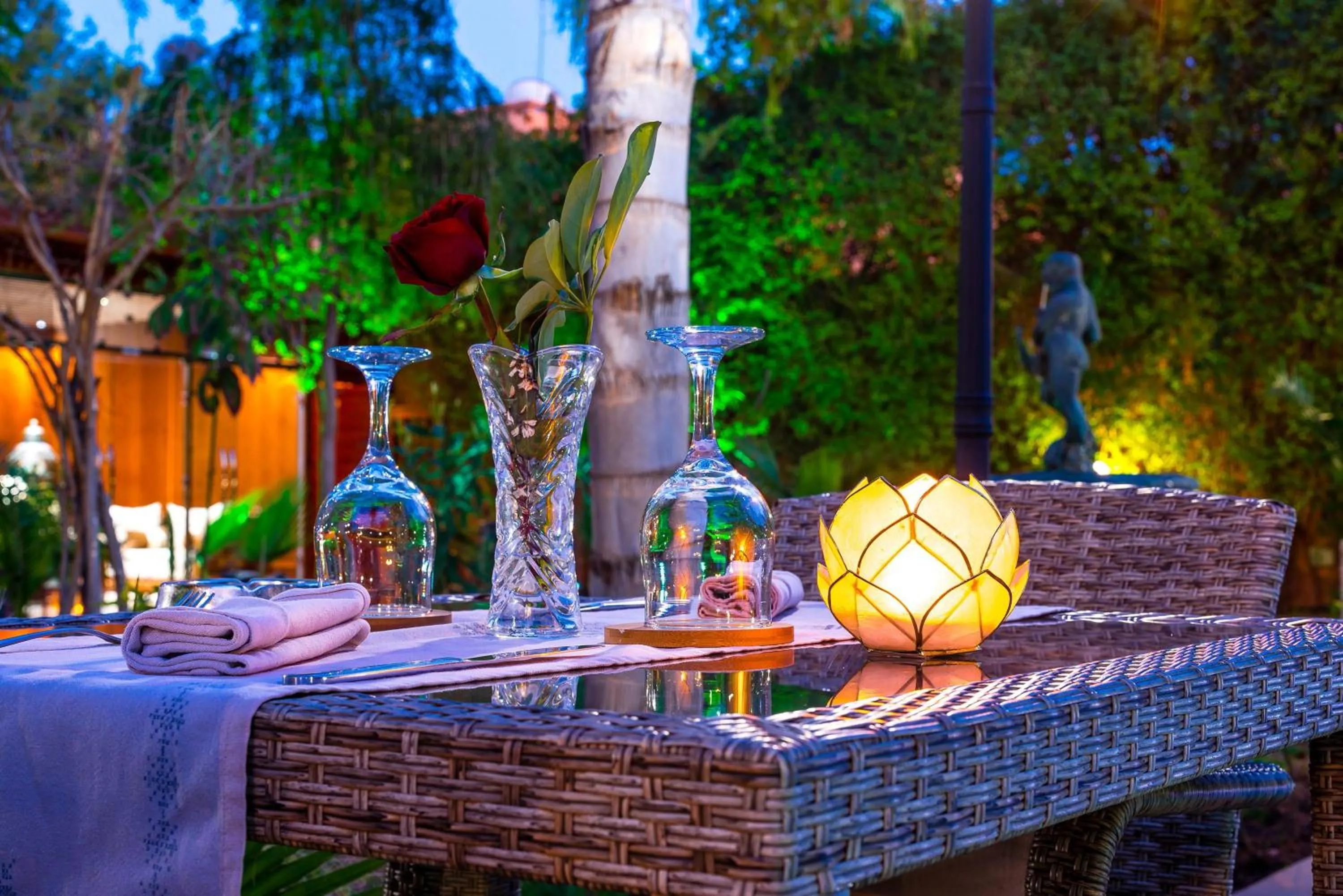 Restaurant/places to eat in Hivernage Secret Suites & Garden