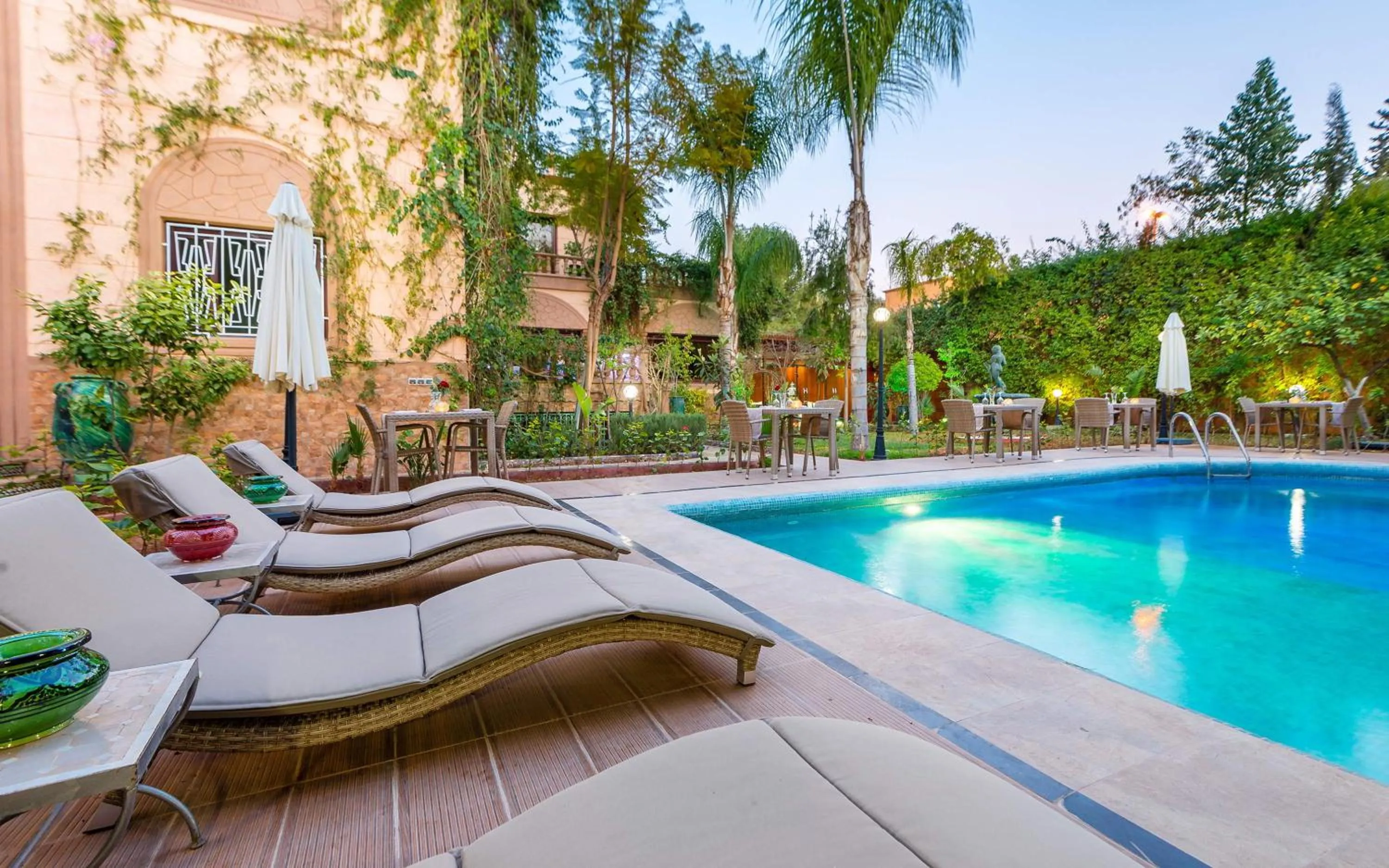 Swimming pool in Hivernage Secret Suites & Garden