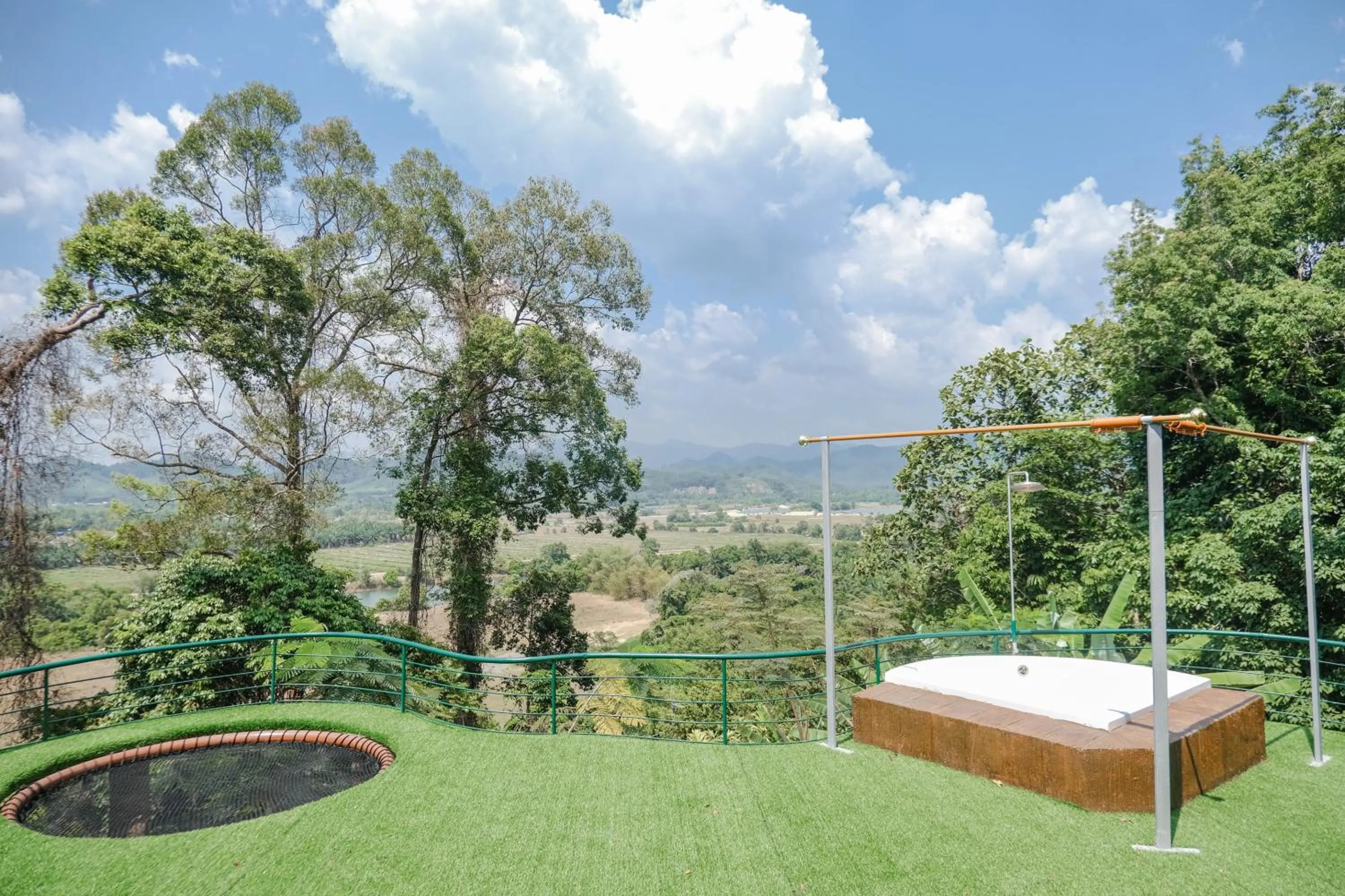 Bath in Bangmara Hill