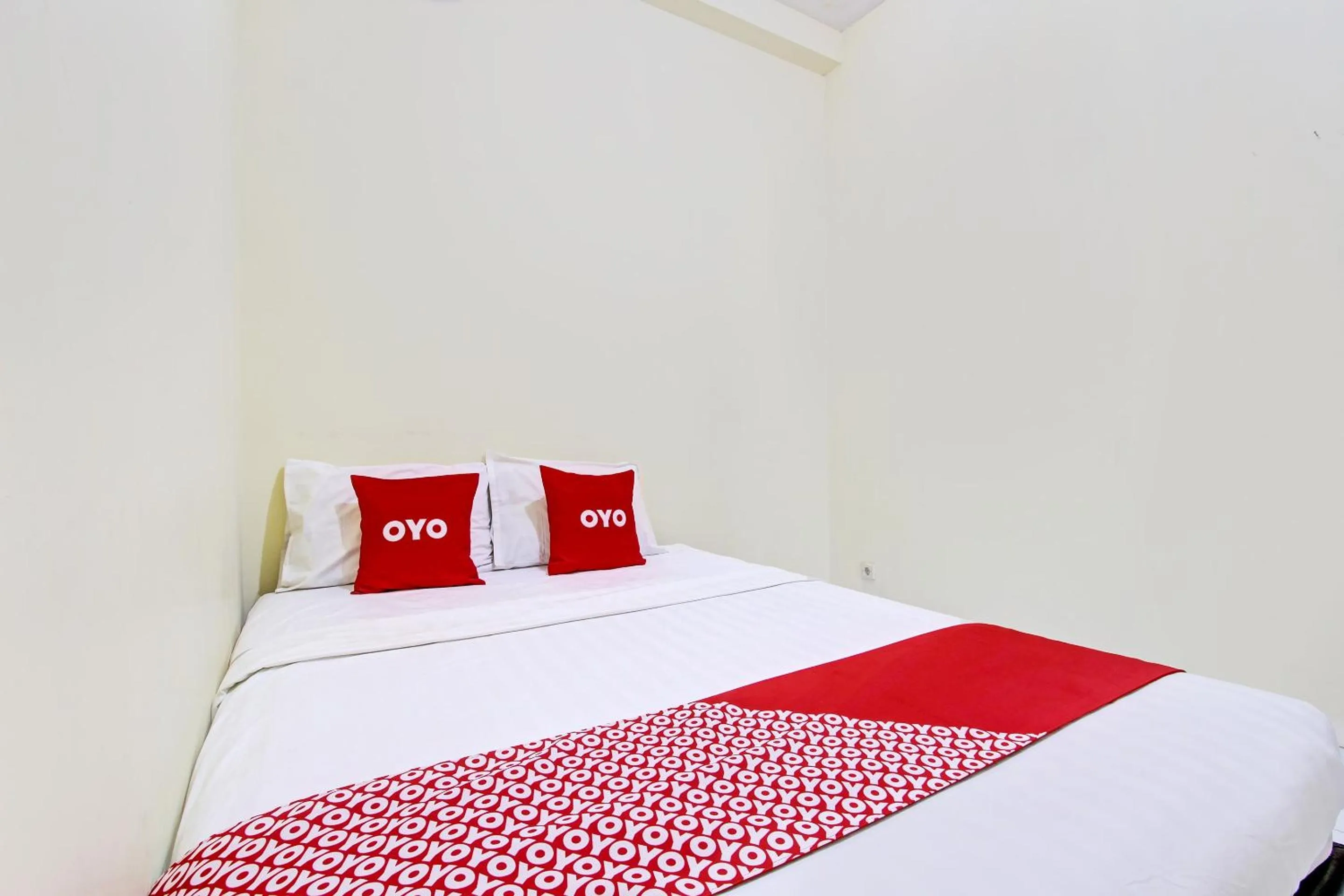 Bedroom, Bed in OYO Life 93034 Ayri Home