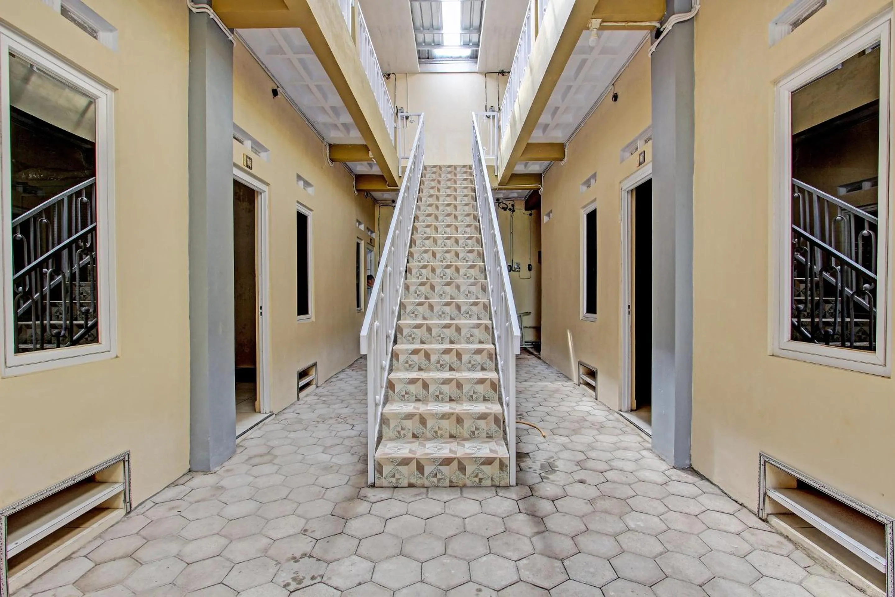 Lobby or reception in OYO Life 93034 Ayri Home