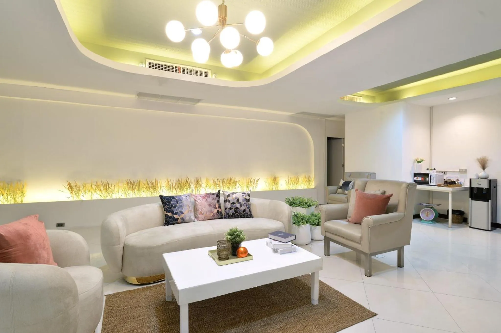 Lobby or reception in Tori crown hotel