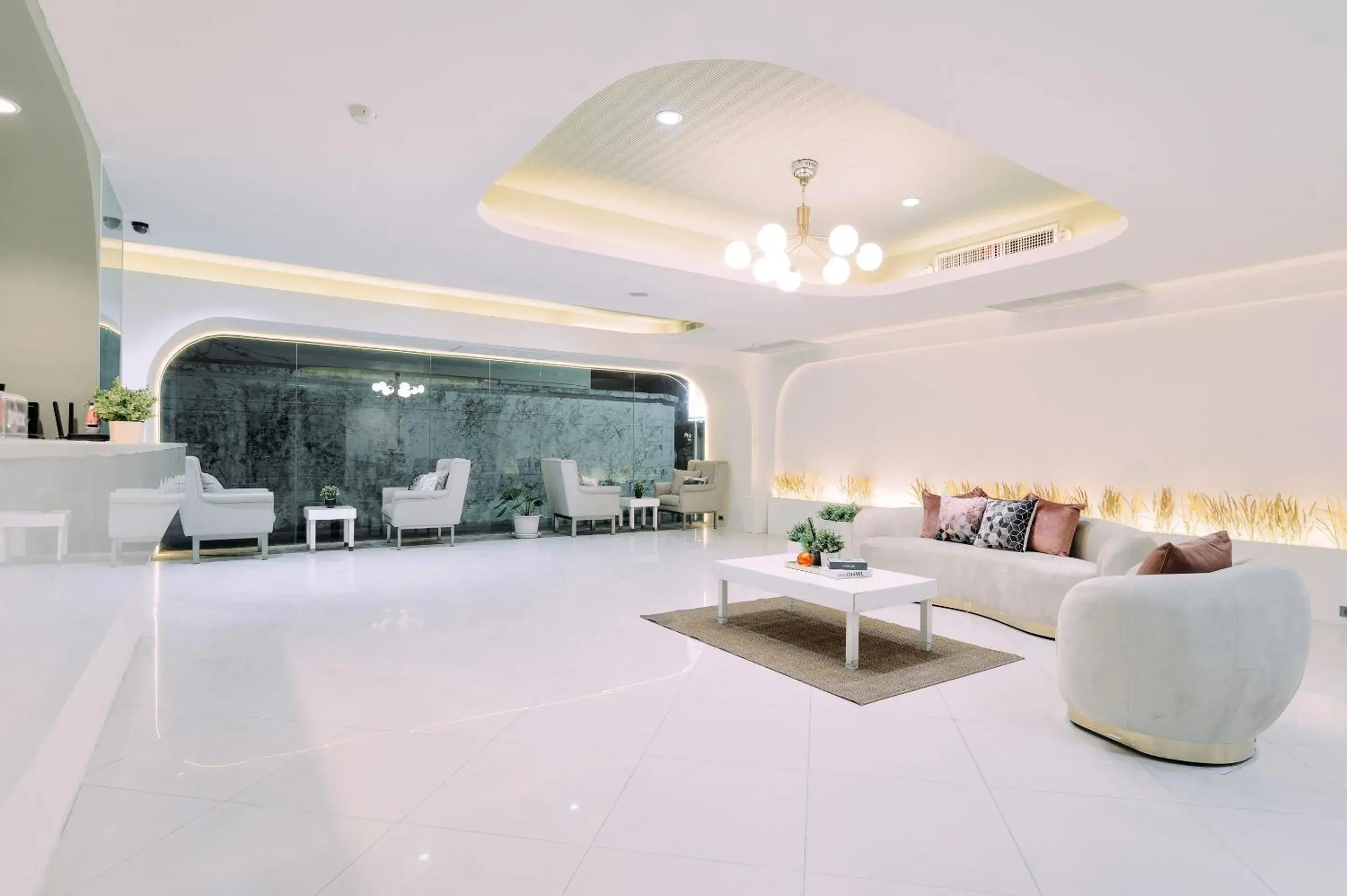 Living room in Tori crown hotel Living room in Tori crown hotel