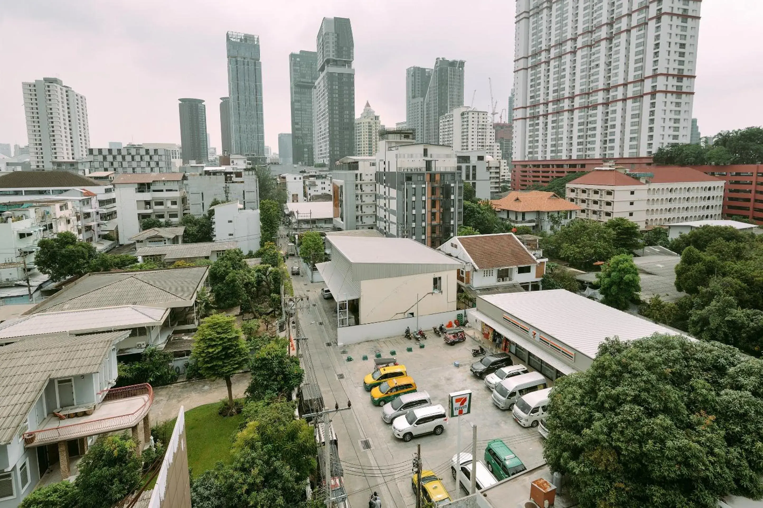 Property building in Tori crown hotel Property building in Tori crown hotel
