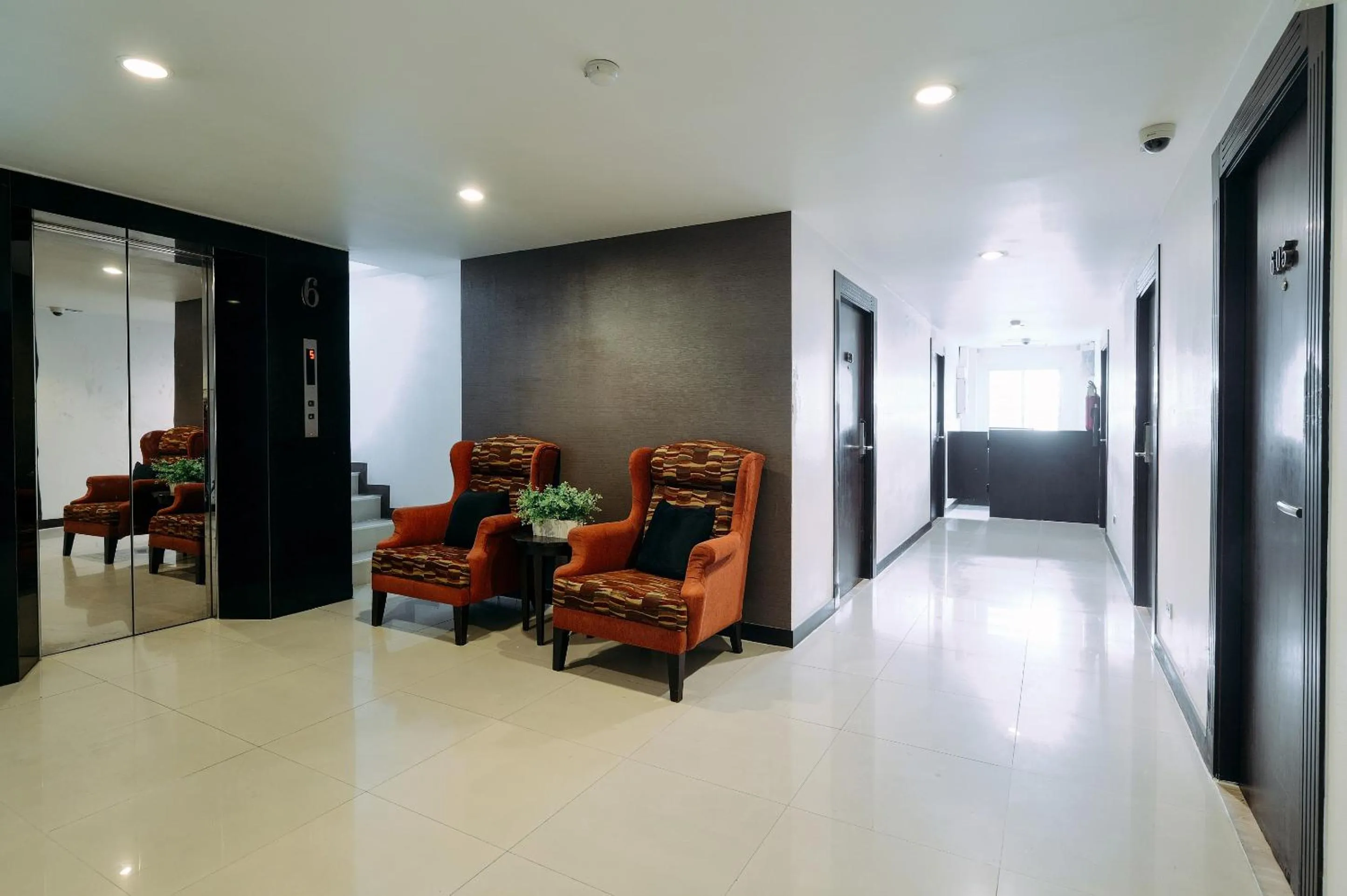 Seating area in Tori crown hotel