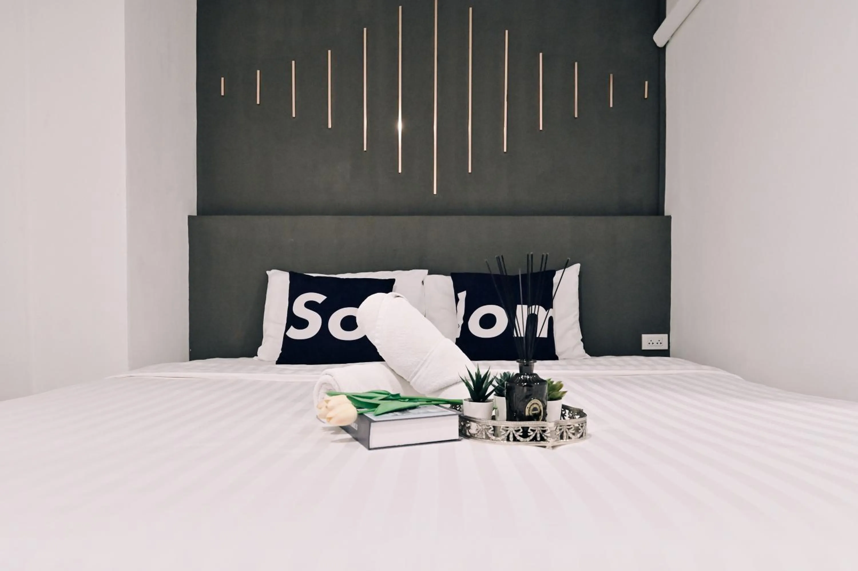 Bed in Tori crown hotel