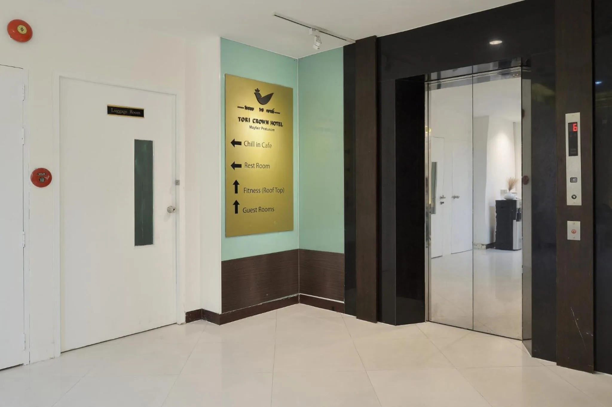 elevator in Tori crown hotel