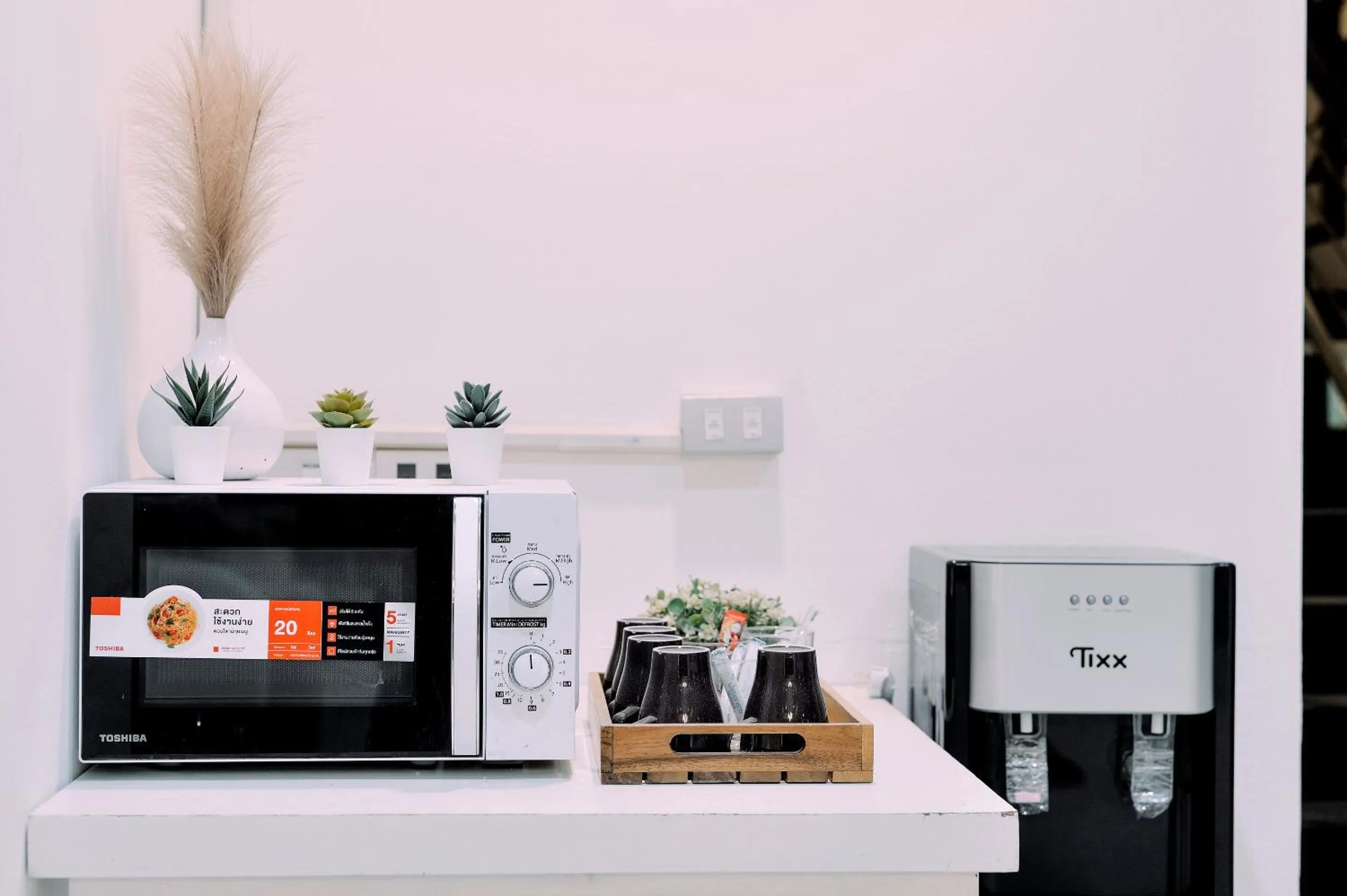 Food and drinks in Tori crown hotel