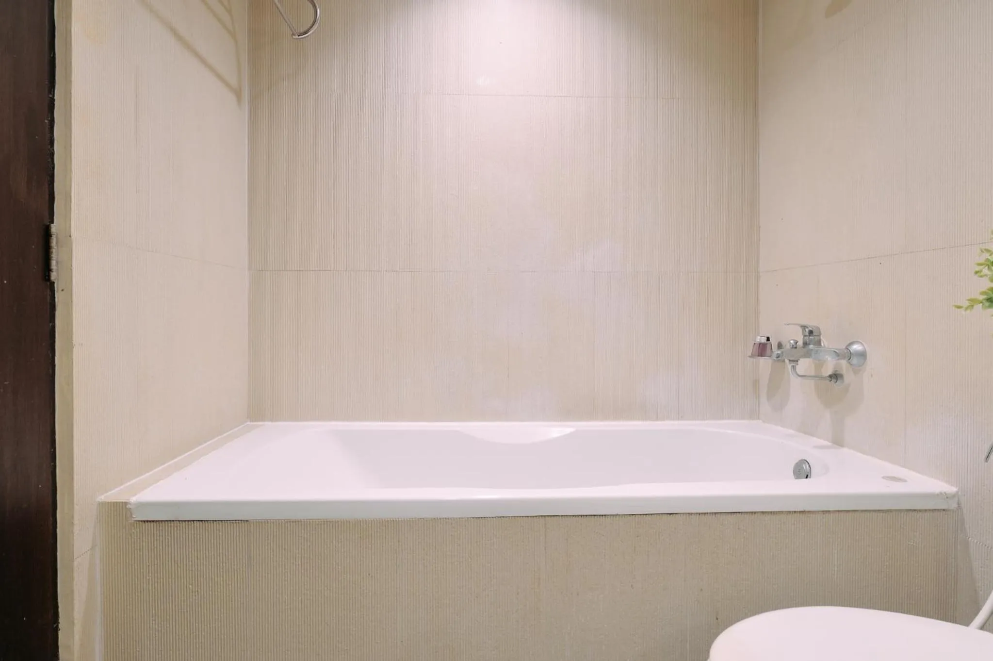 Bath in Tori crown hotel