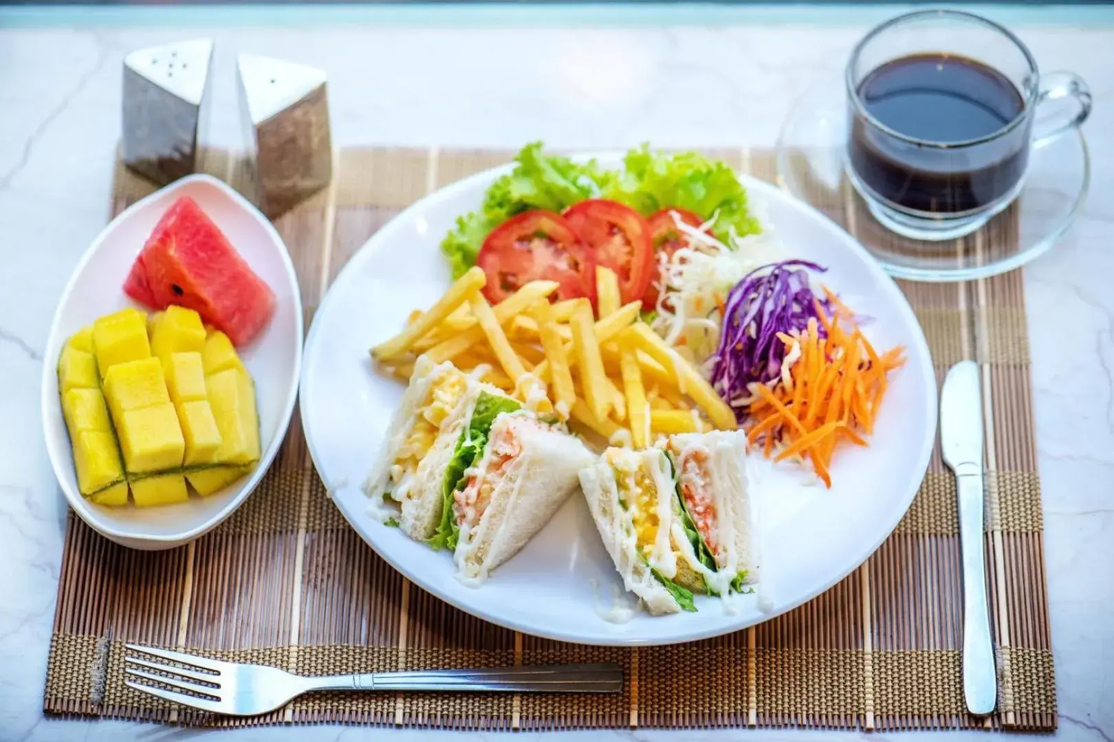 Restaurant/places to eat in Tori crown hotel Restaurant/places to eat in Tori crown hotel