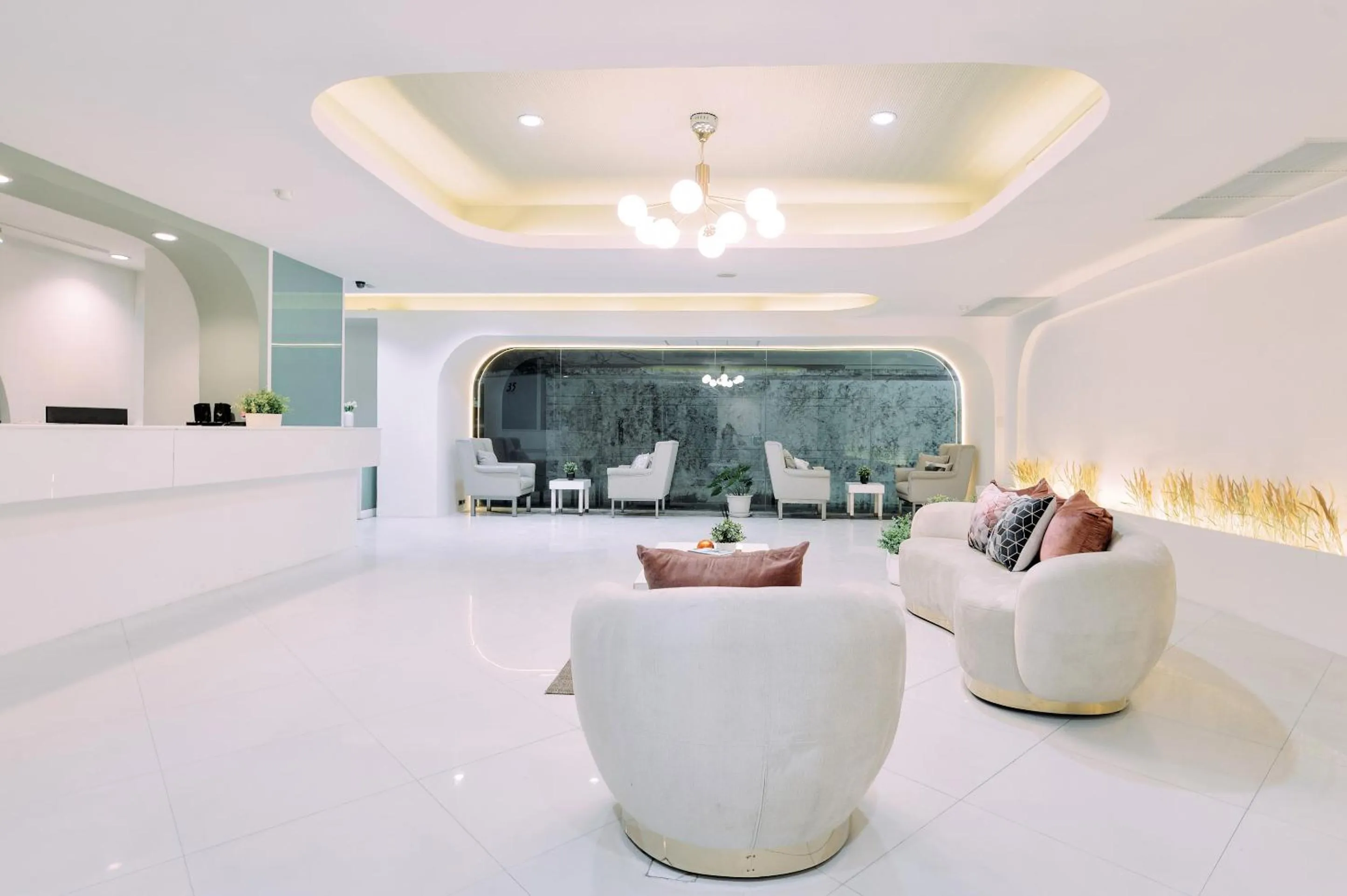 Lobby or reception in Tori crown hotel