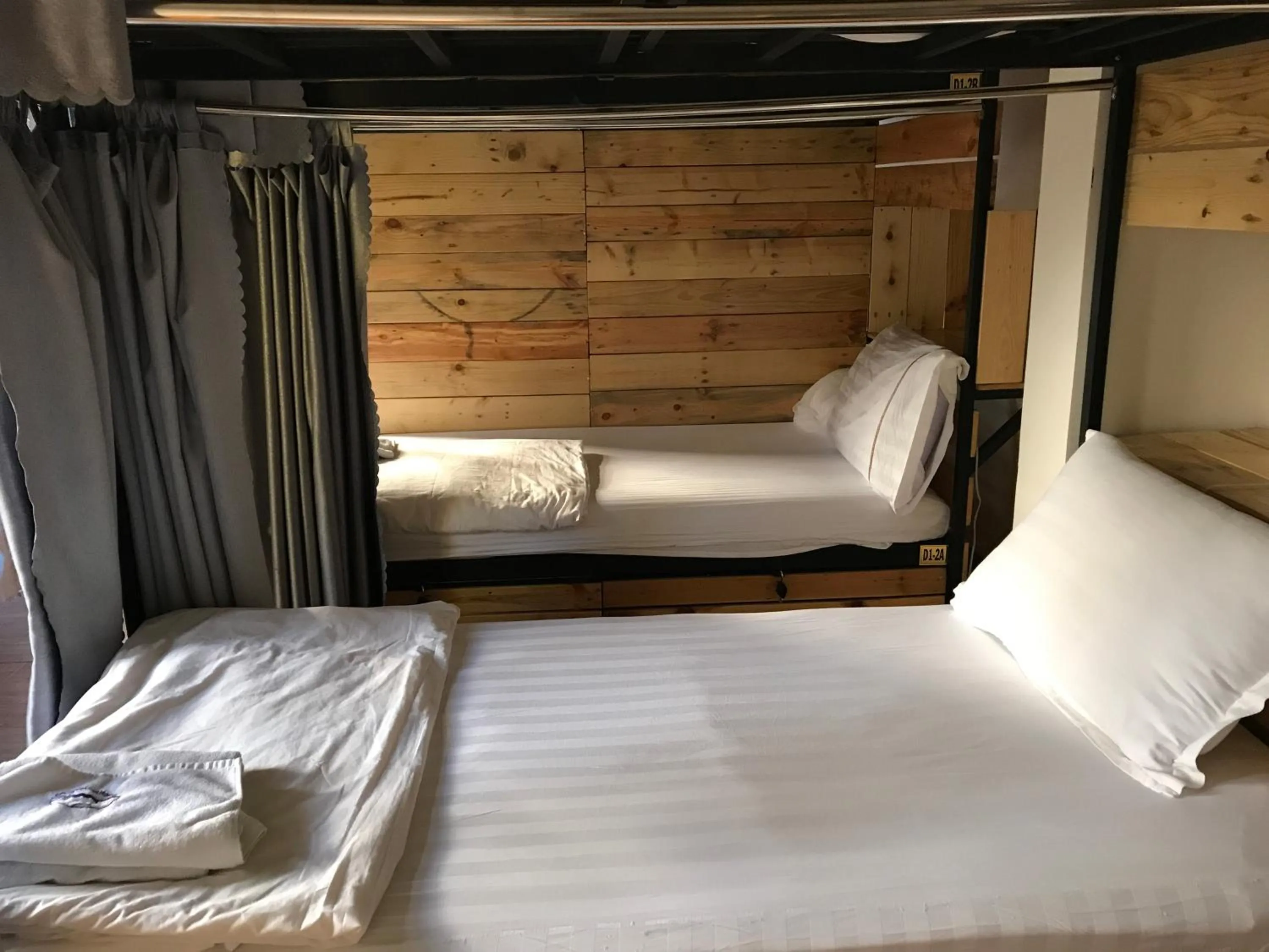 Bed in Nhiet Doi Hotel