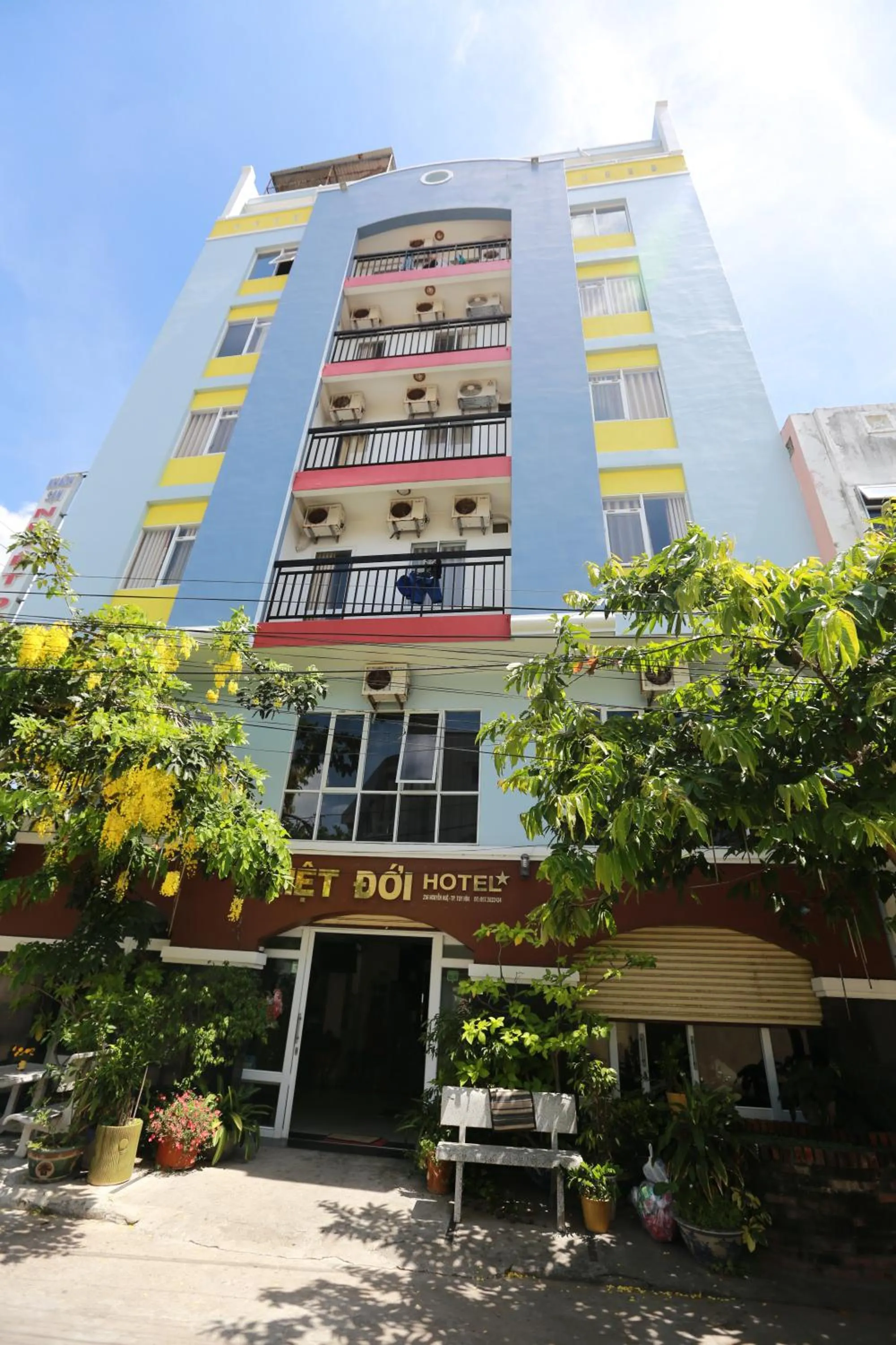 Property building in Nhiet Doi Hotel