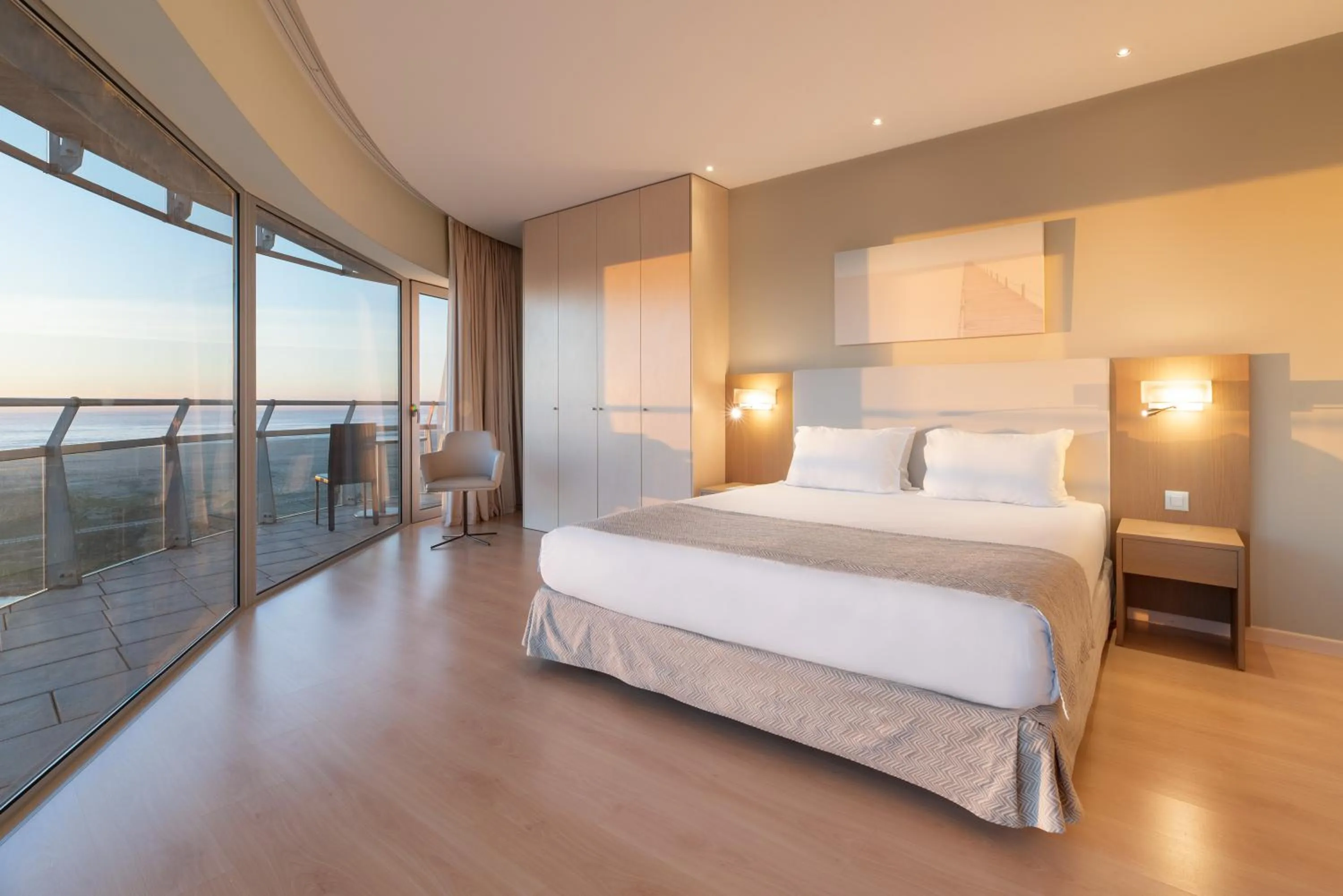 Photo of the whole room, Bed in Eurostars Oasis Plaza