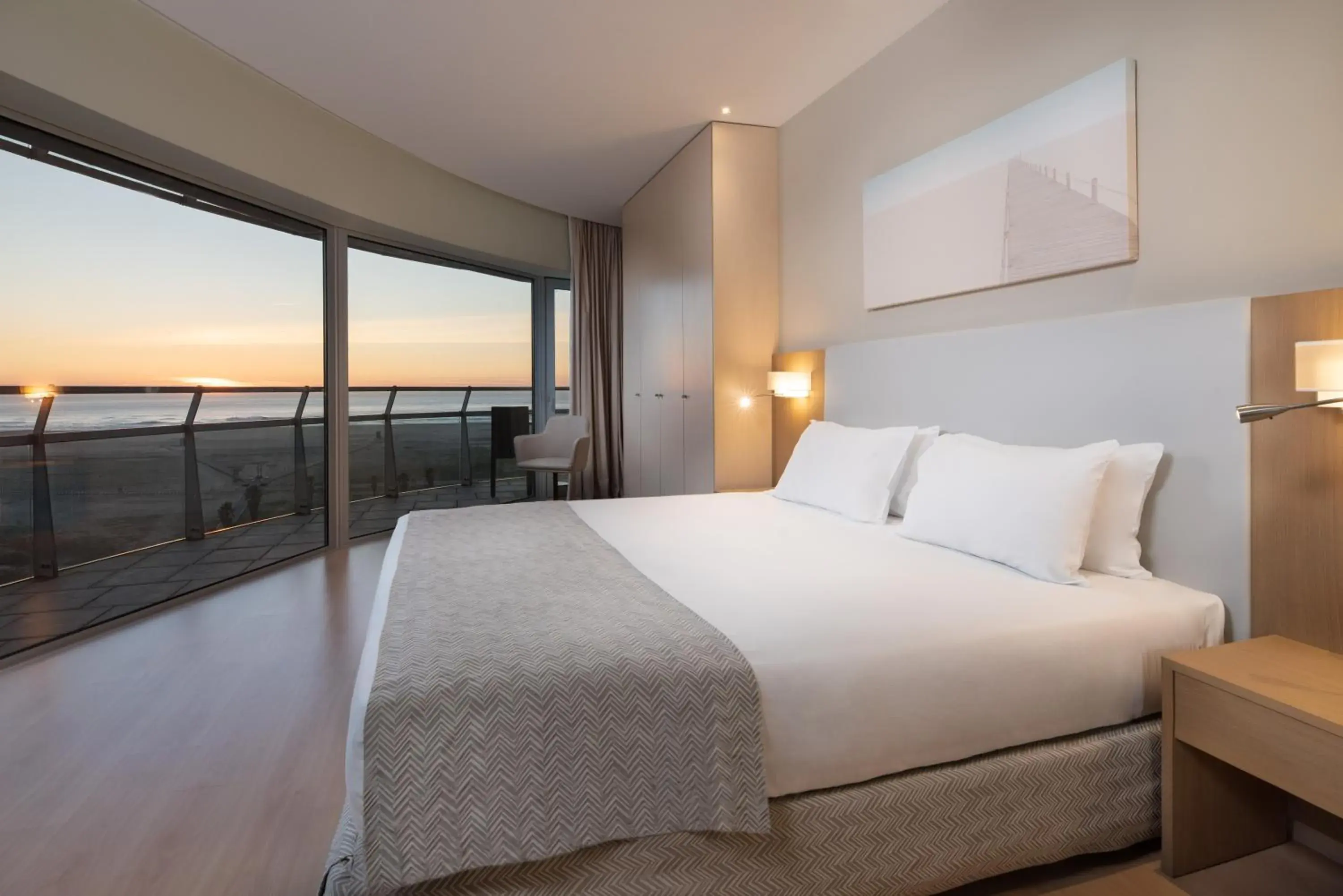 Photo of the whole room, Bed in Eurostars Oasis Plaza Photo of the whole room, Bed in Eurostars Oasis Plaza