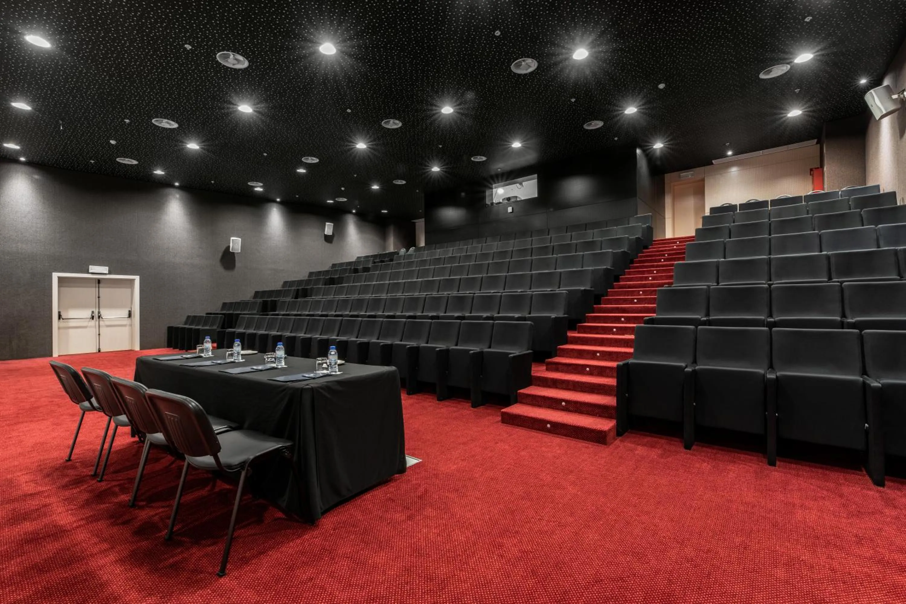 Business facilities in Eurostars Oasis Plaza