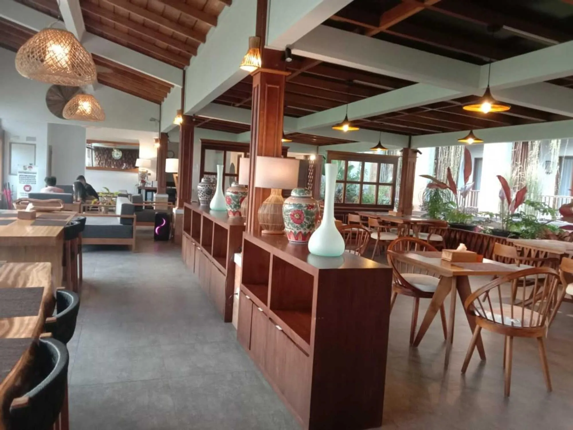 Restaurant/places to eat in Santai Toraja