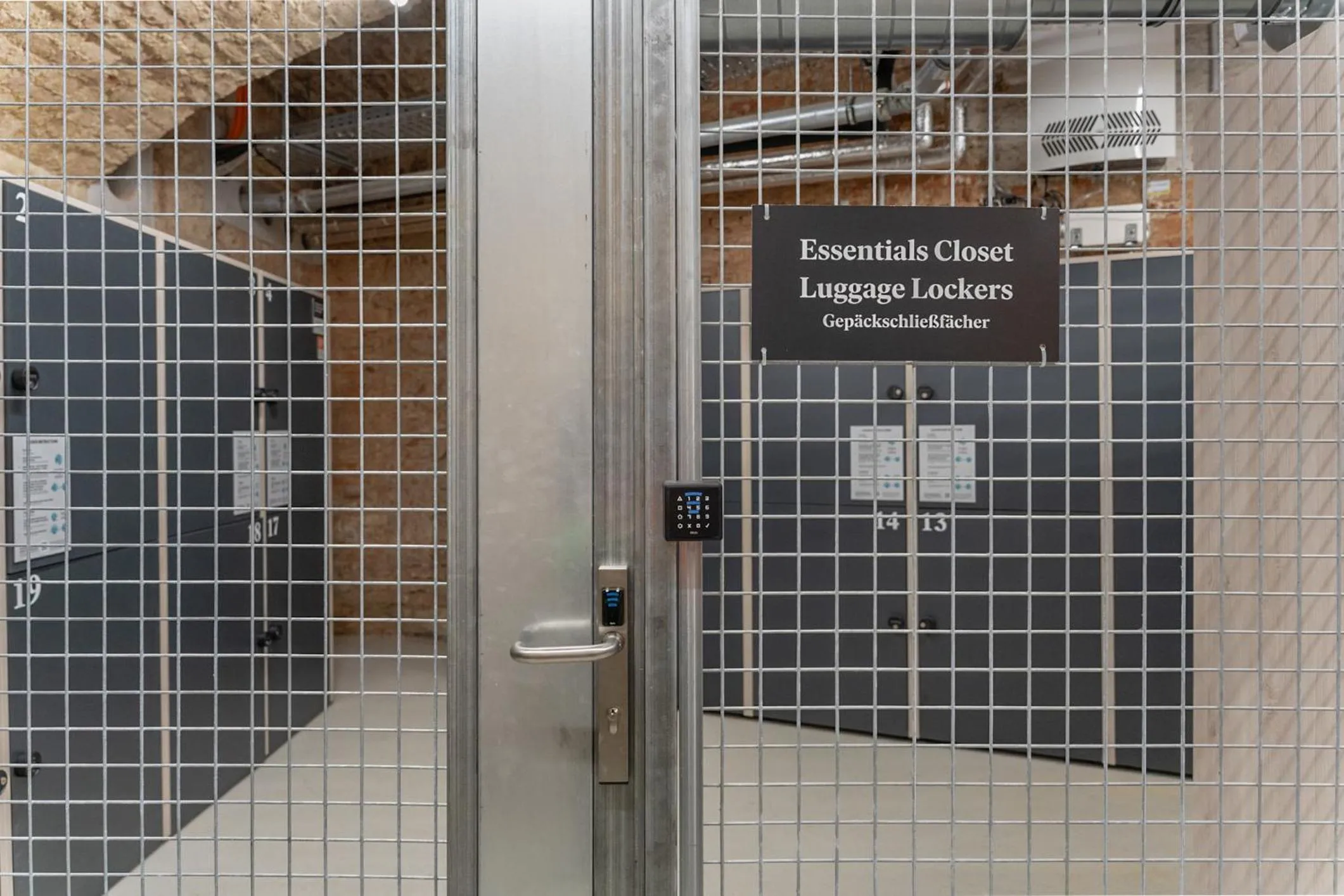 microwave in Numa Vienna Terra