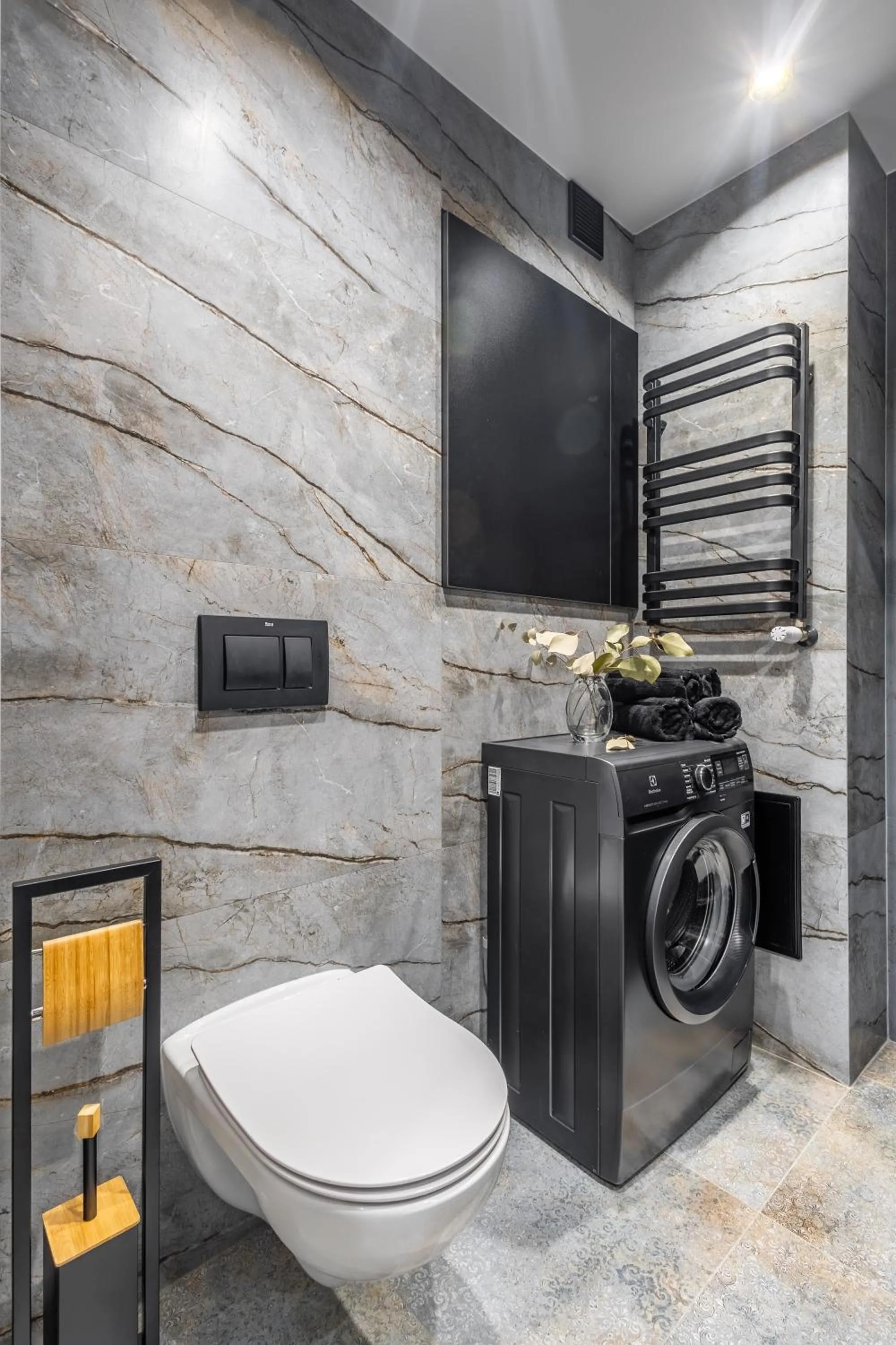 Toilet in Świdnicka Deluxe Suite