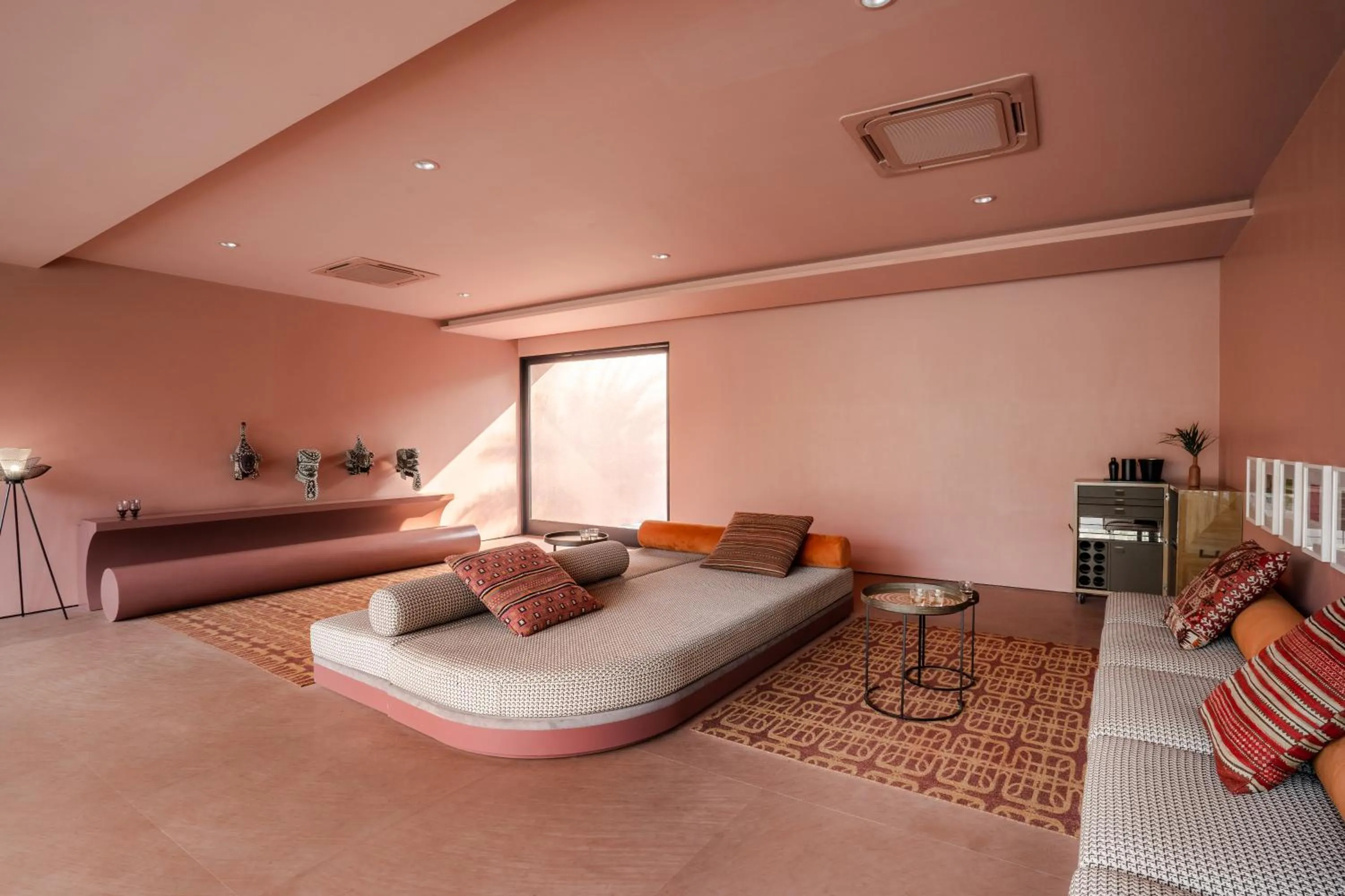 Living room, Bed in LohonoStays Villa CasaDel