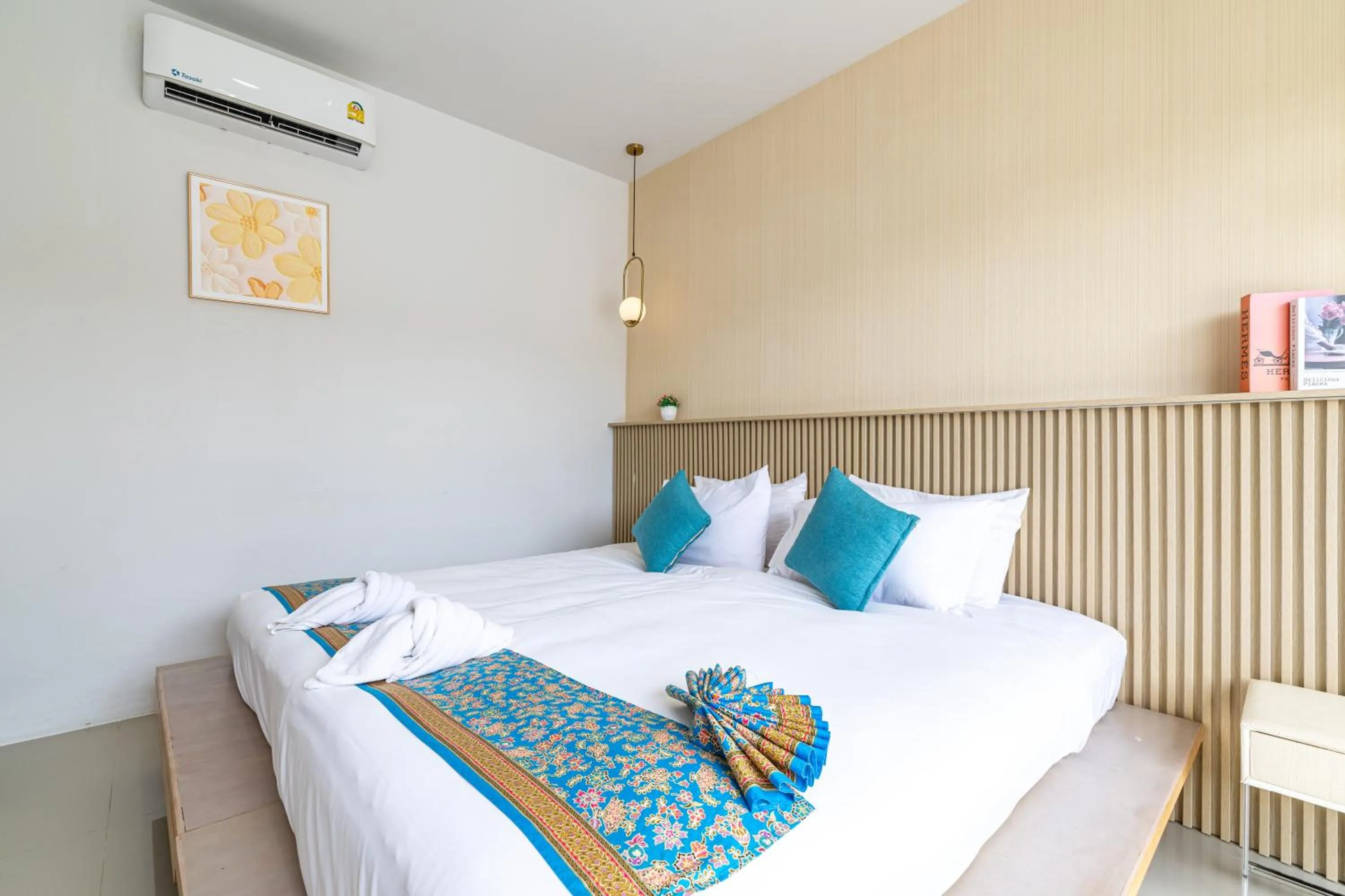 Bed in Andaman Sea Best Pool Access and Villas