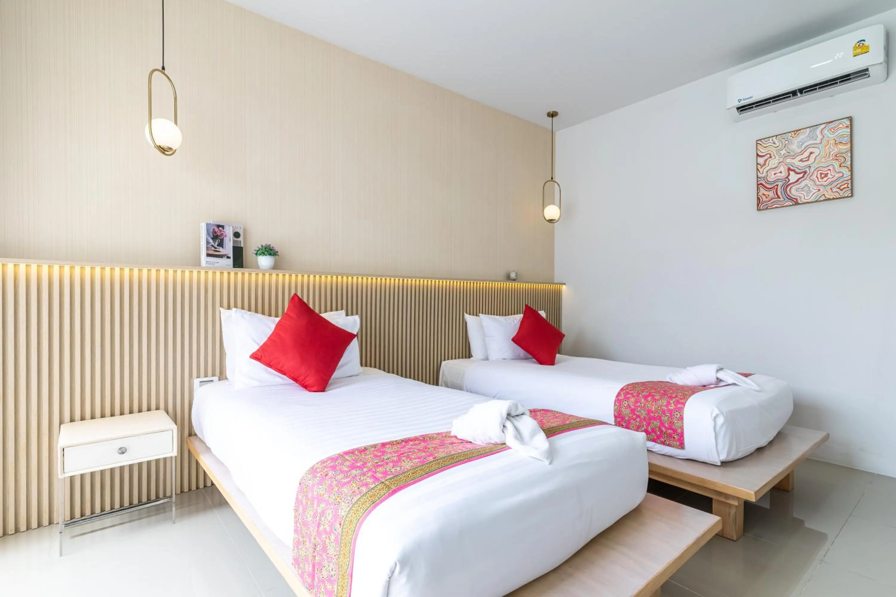 Bed in Andaman Sea Best Pool Access and Villas