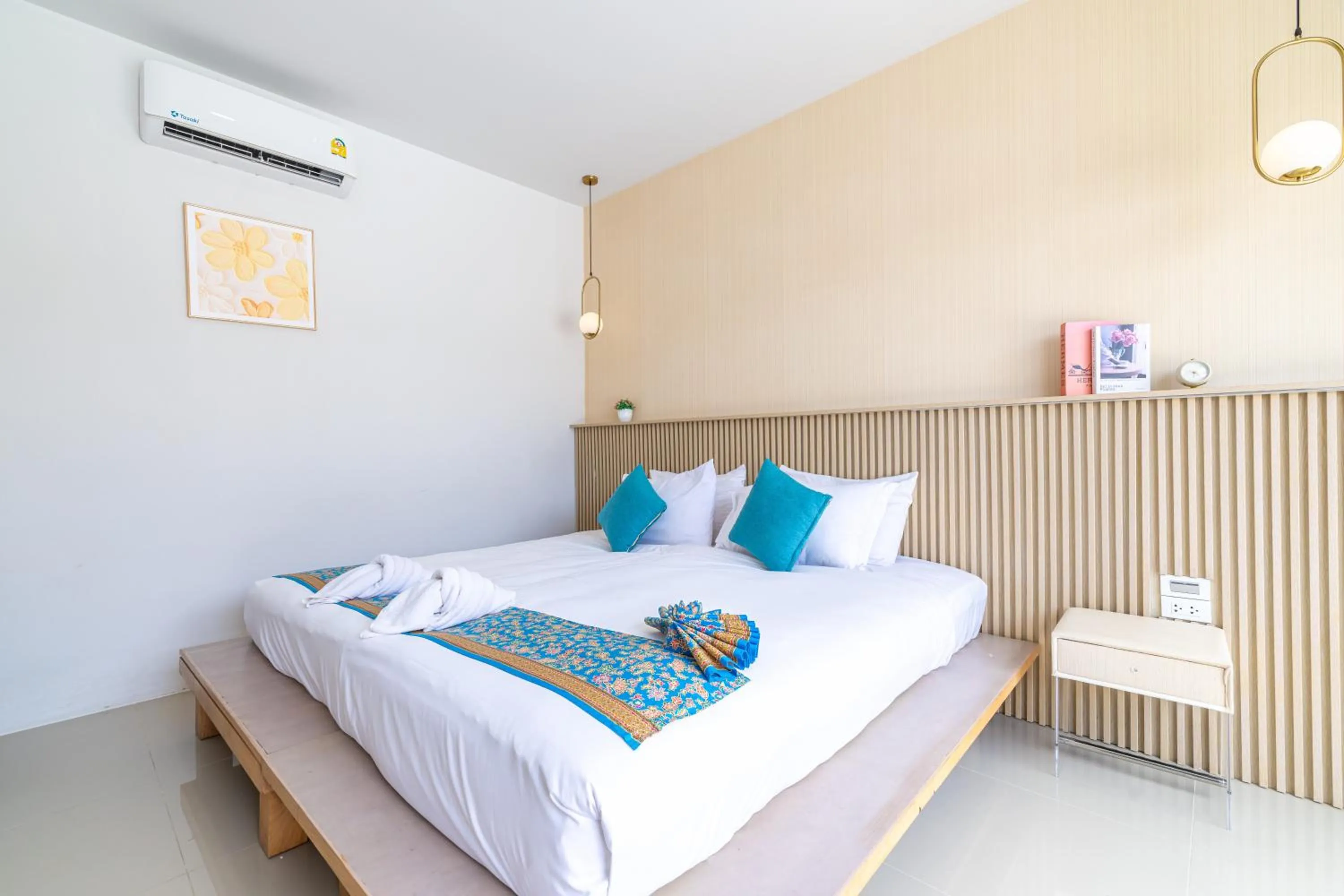 Bed in Andaman Sea Best Pool Access and Villas