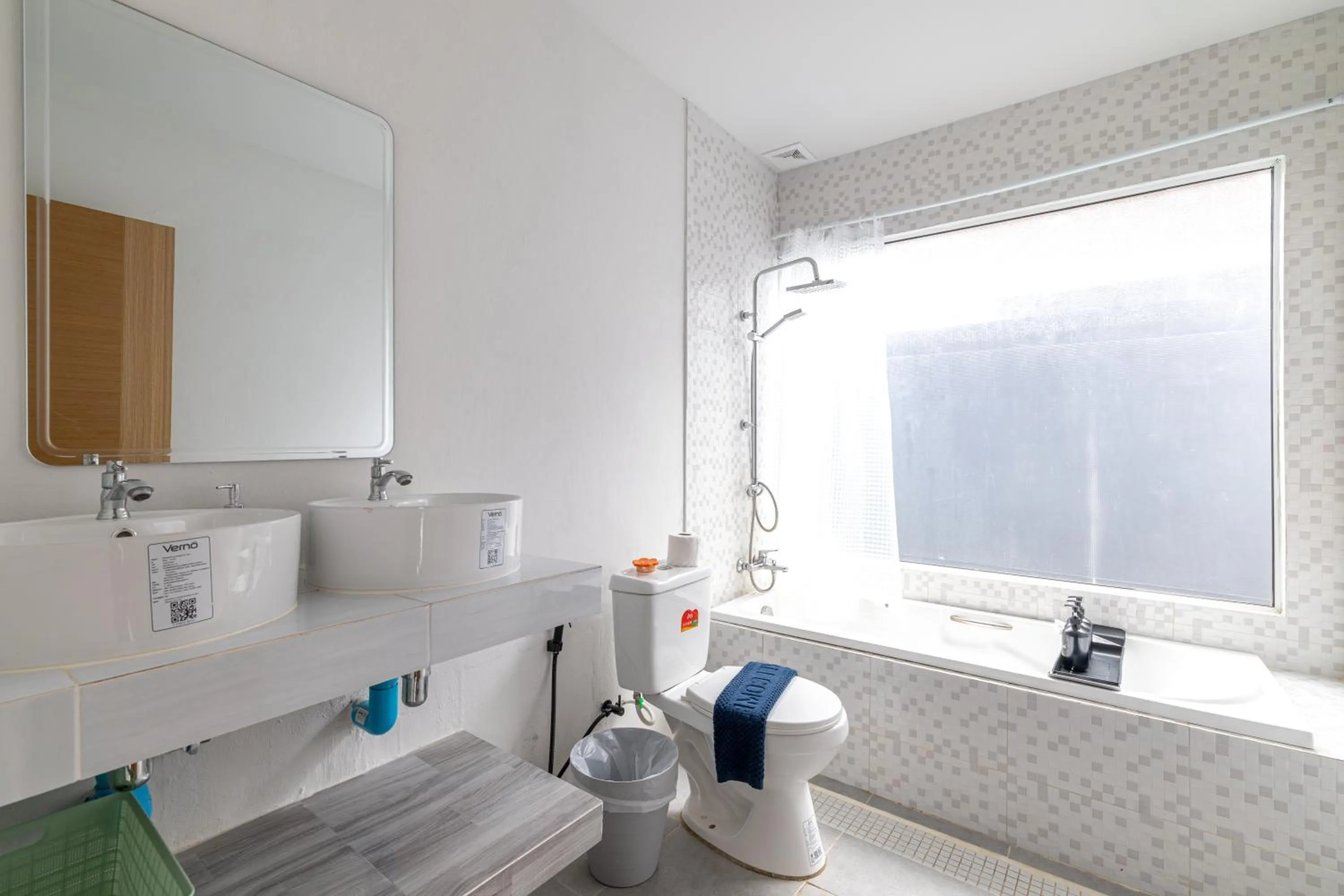 Hot Tub in Andaman Sea Best Pool Access and Villas