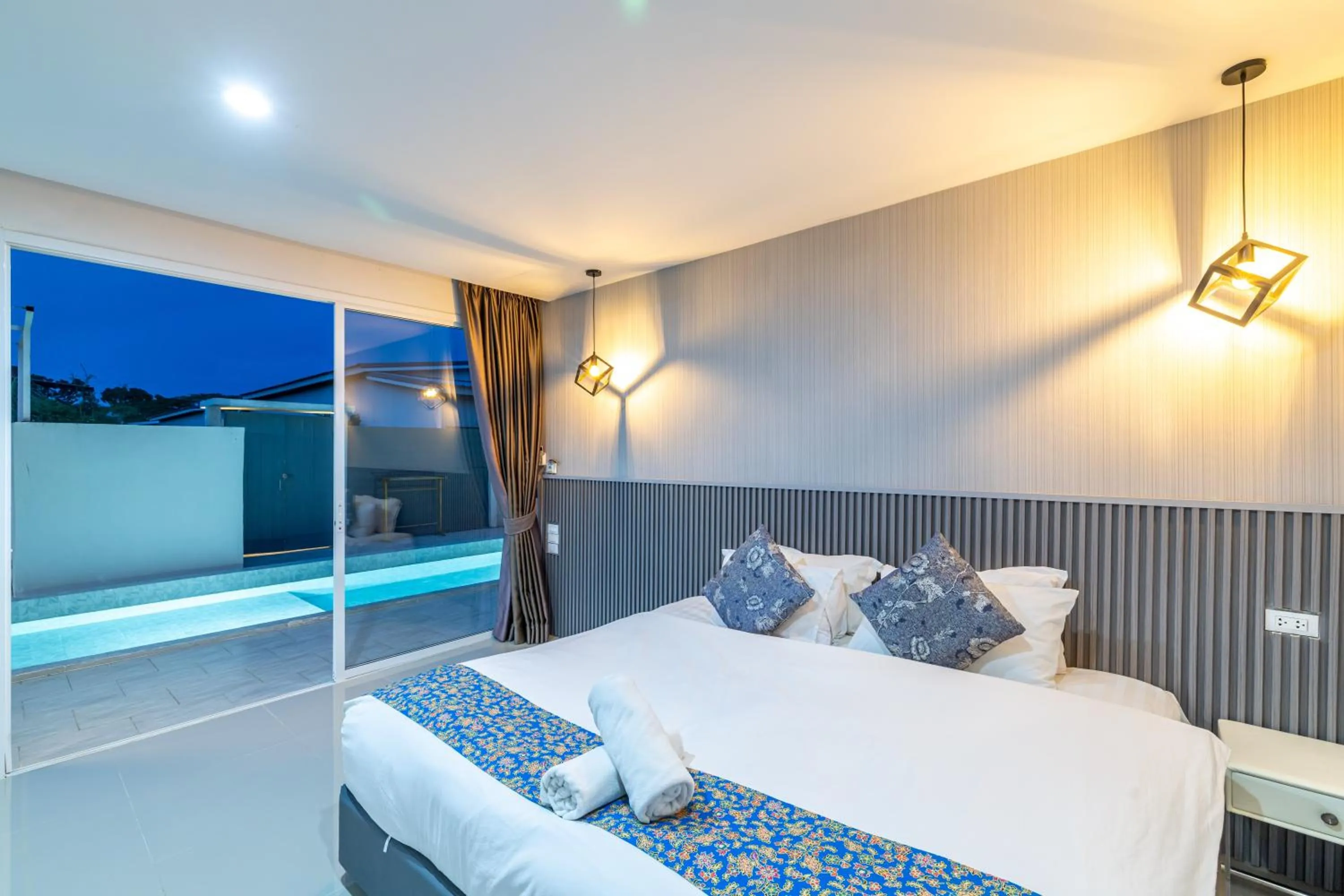 Bed in Andaman Sea Best Pool Access and Villas