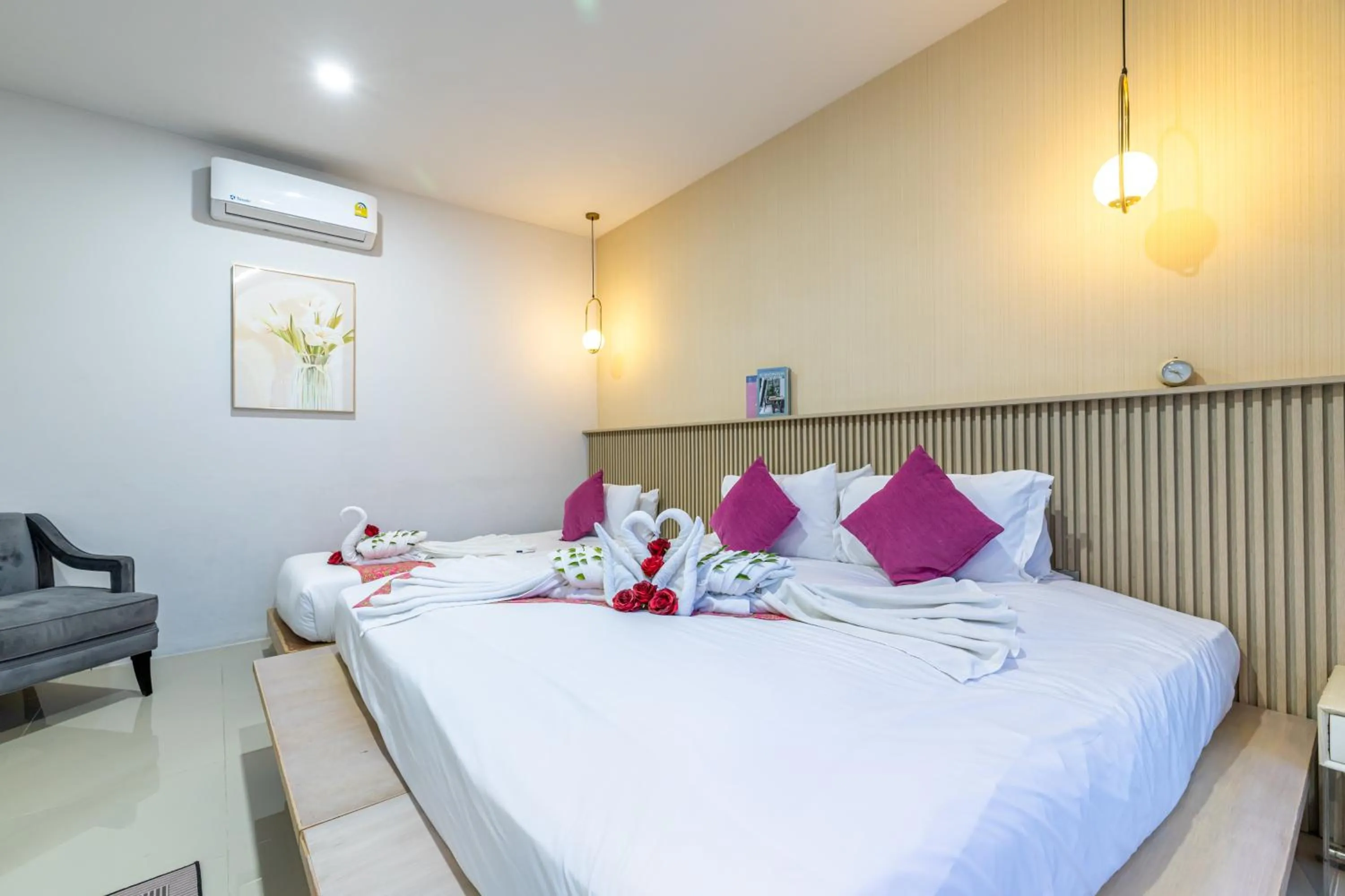 Bed in Andaman Sea Best Pool Access and Villas