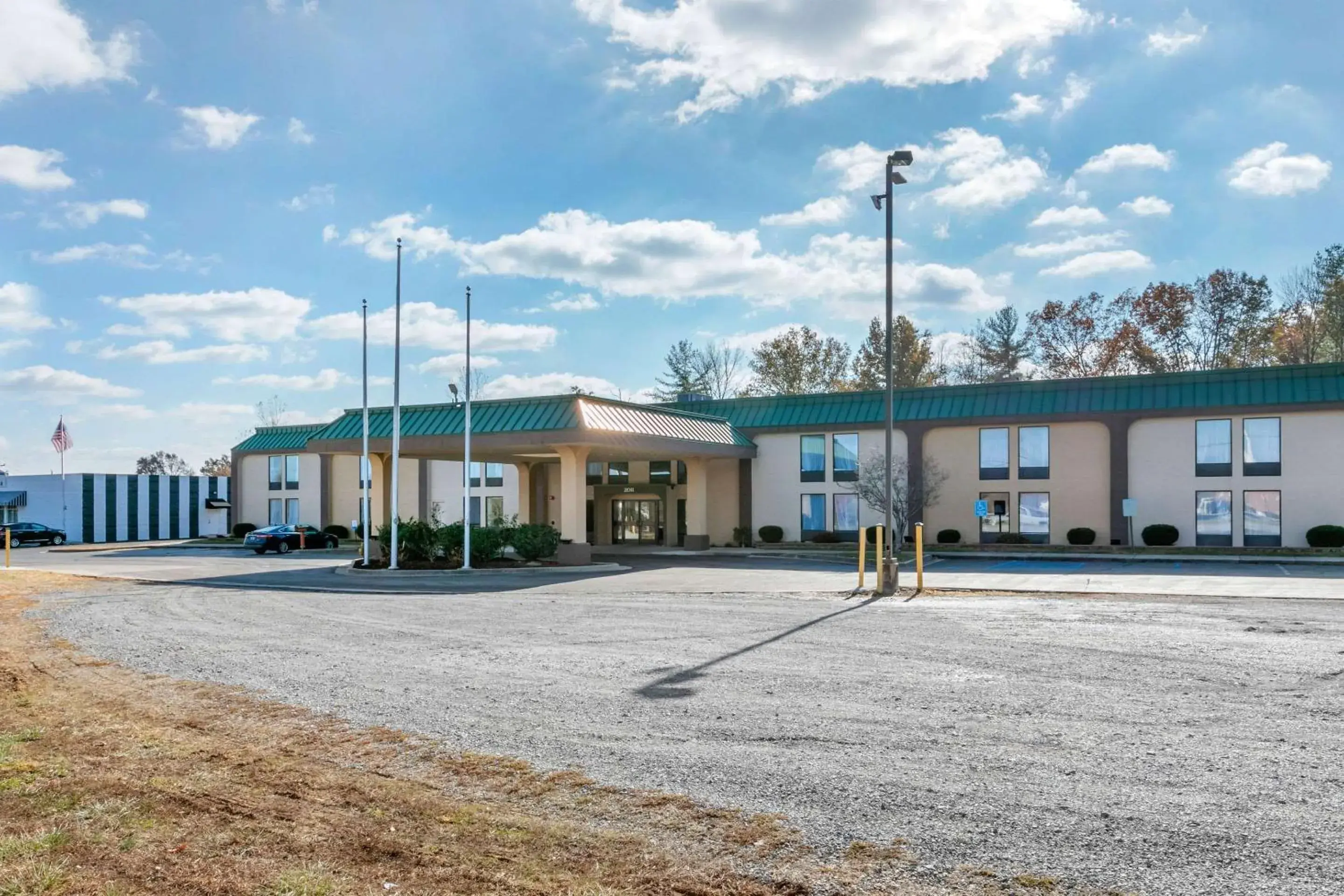 Property building in Quality Inn Property building in Quality Inn